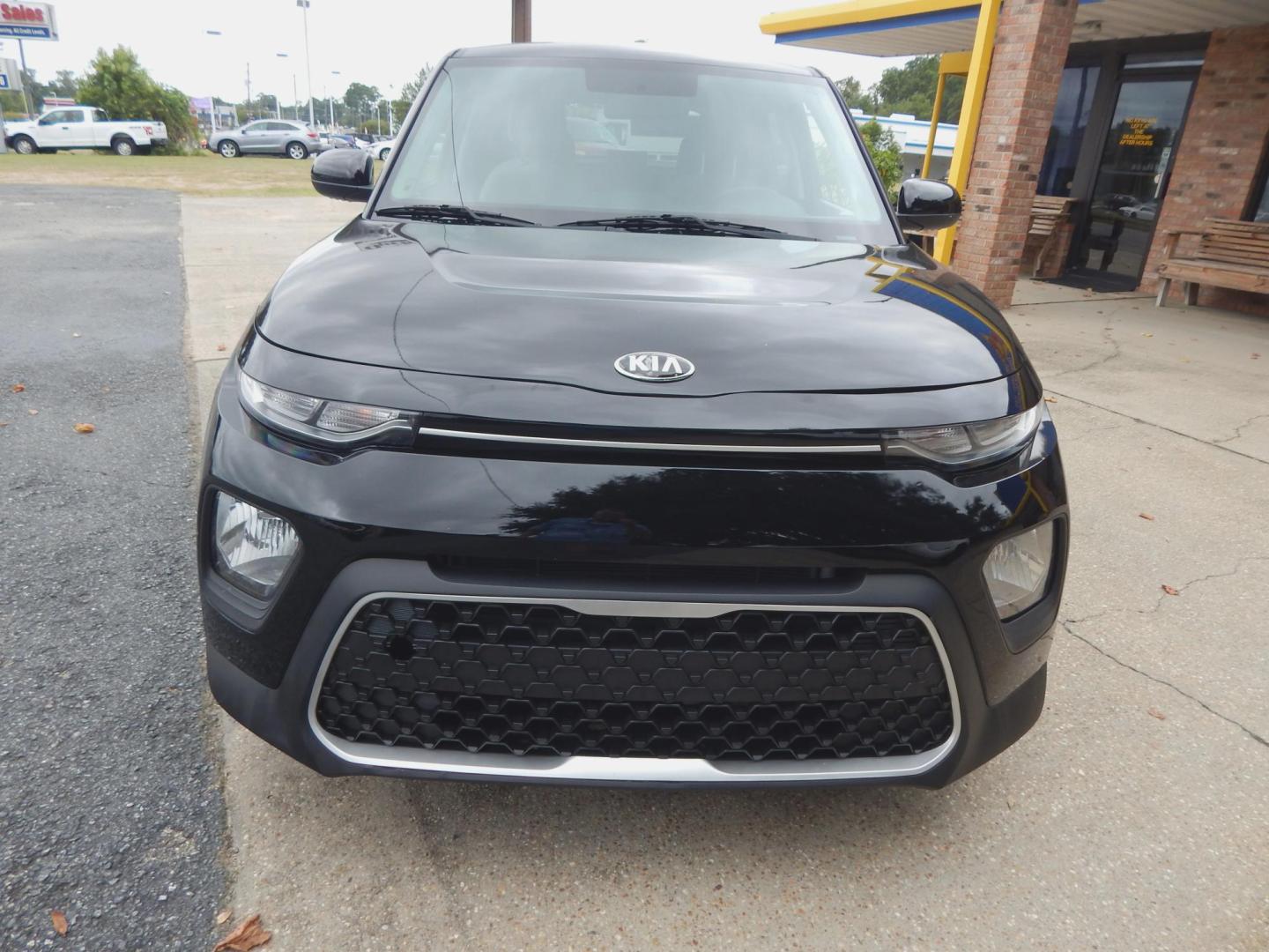 2020 Black /Gray Kia Soul LX (KNDJ23AU0L7) with an 2.0L L4 DOHC 16V engine, Automatic transmission, located at 3120 W Tennessee St, Tallahassee, FL, 32304-1002, (850) 575-6702, 30.458841, -84.349648 - Photo#3