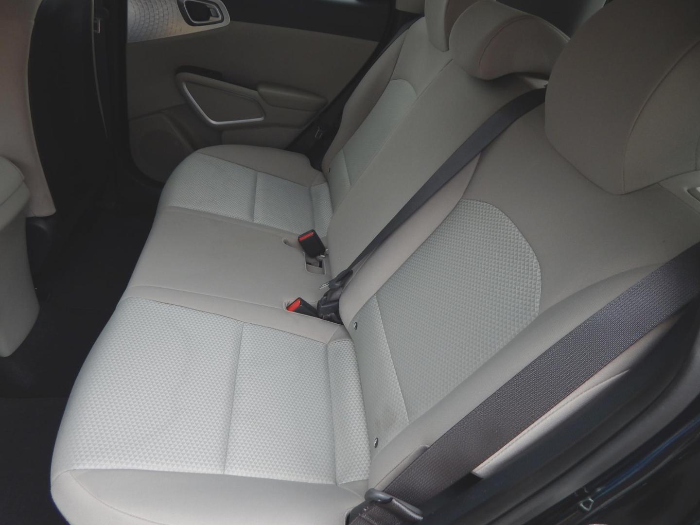 2020 Black /Gray Kia Soul LX (KNDJ23AU0L7) with an 2.0L L4 DOHC 16V engine, Automatic transmission, located at 3120 W Tennessee St, Tallahassee, FL, 32304-1002, (850) 575-6702, 30.458841, -84.349648 - Photo#6