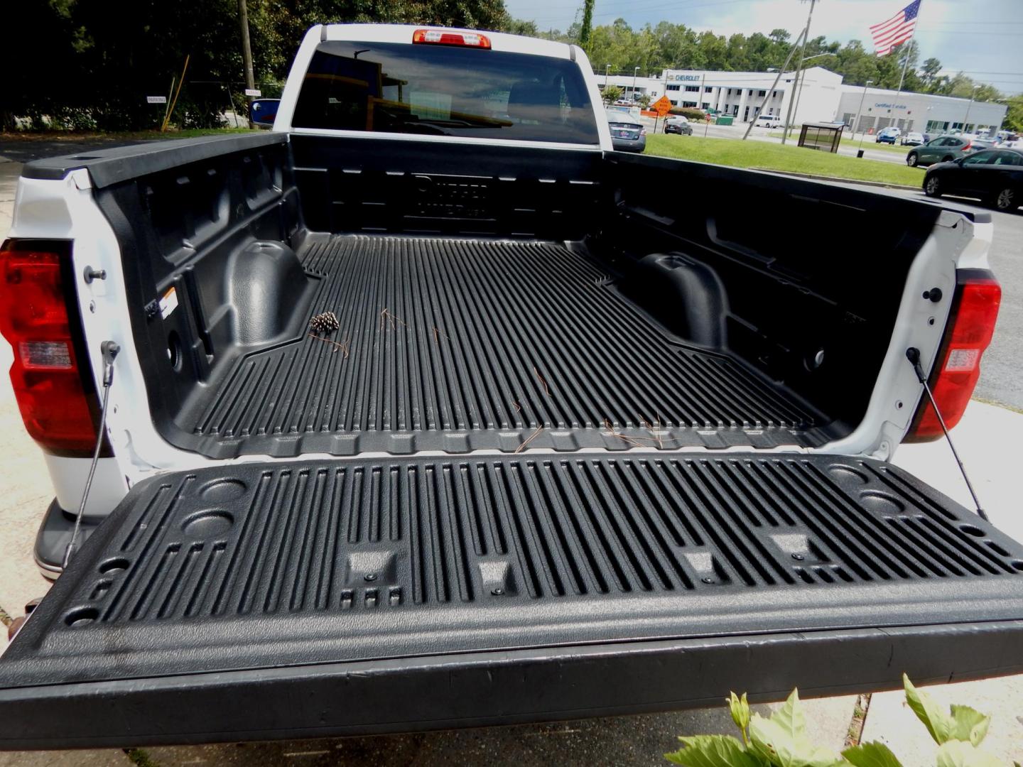 2018 White /Charcoal Chevrolet Silverado 1500 Work Truck Long Bed 2WD (1GCNCNEH0JZ) with an 4.3L V6 engine, Automatic transmission, located at 3120 W Tennessee St, Tallahassee, FL, 32304-1002, (850) 575-6702, 30.458841, -84.349648 - Used Car Supermarket is proud to present you with this loaded immaculate 2018 Chevy Silverado 1500 W/T. Used Car Supermarket prides itself in offering you the finest pre-owned vehicle in Tallahassee. Used Car Supermarket has been locally family owned and operated for over 49 years. Our Silverado has - Photo#4