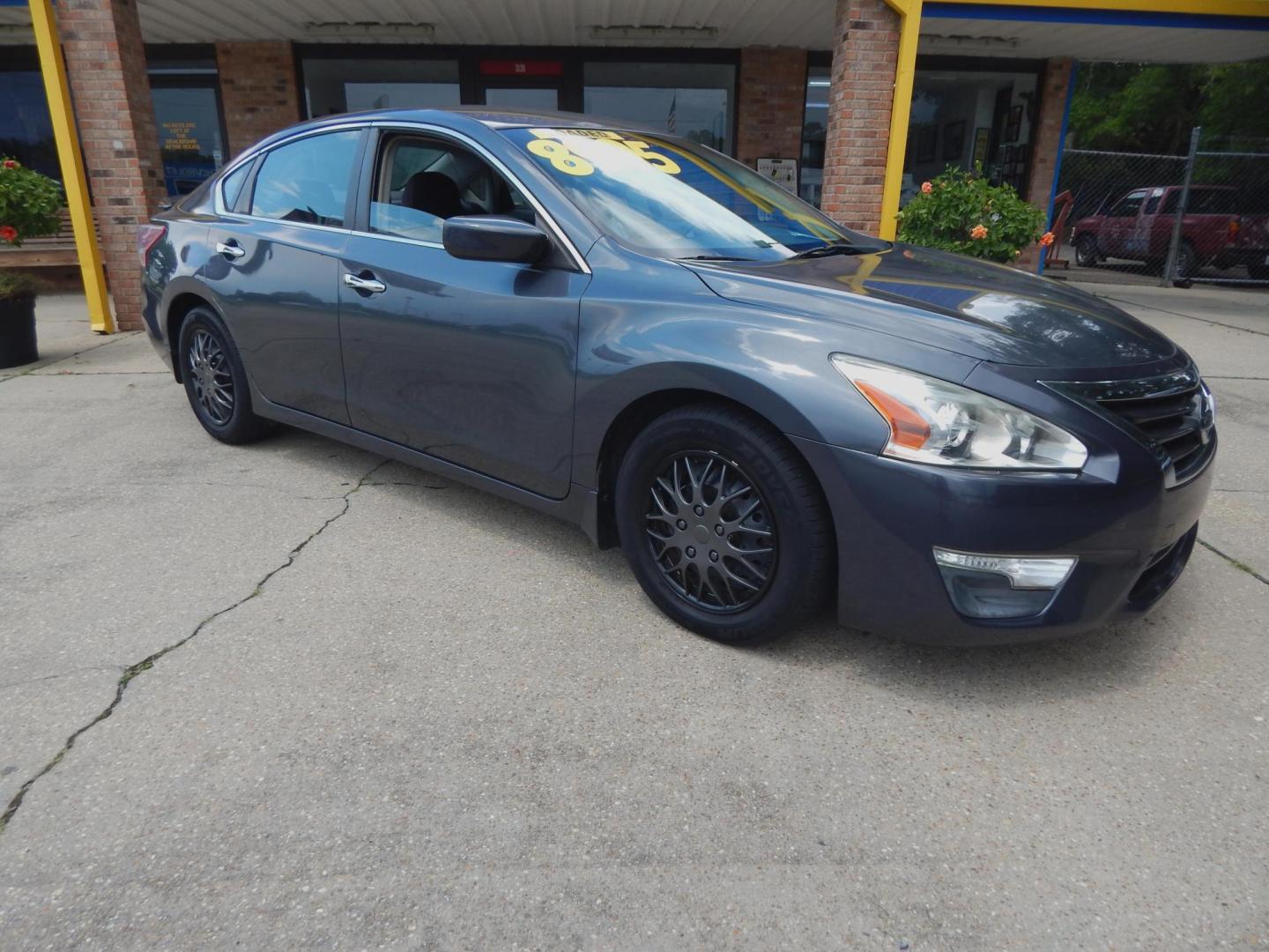 2013 Gray /Gray Nissan Altima 2.5 S (1N4AL3AP6DC) with an 2.5L L4 DOHC 16V engine, Automatic transmission, located at 3120 W Tennessee St, Tallahassee, FL, 32304-1002, (850) 575-6702, 30.458841, -84.349648 - Used Car Supermarket is proud to present you with this loaded immaculate 2013 Nissan Altima S Sedan. Used Car Supermarket prides itself in offering you the finest pre-owned vehicle in Tallahassee. Used Car Supermarket has been locally family owned and operated for over 49 years. Our Altima has been - Photo#0