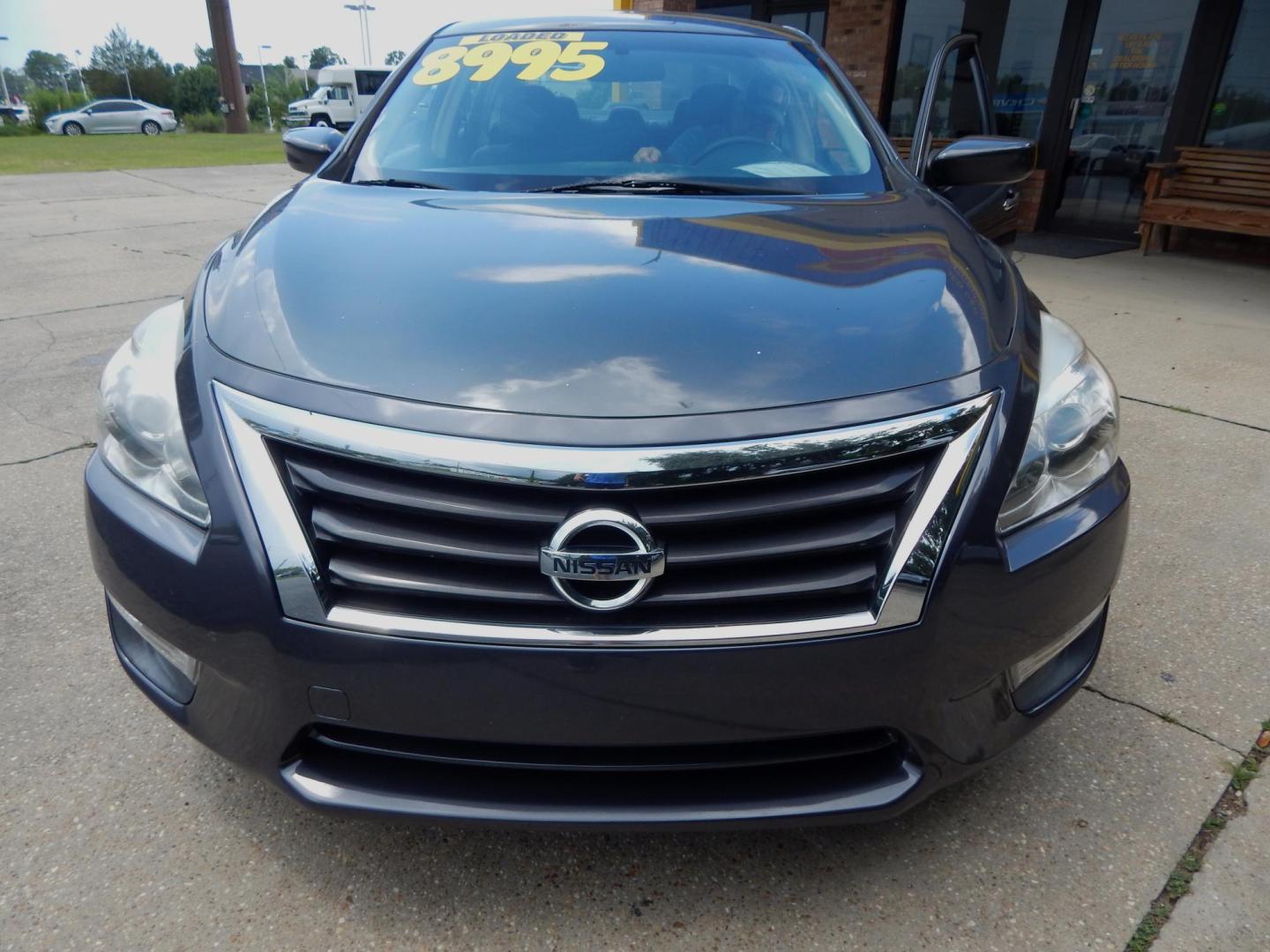 2013 Gray /Gray Nissan Altima 2.5 S (1N4AL3AP6DC) with an 2.5L L4 DOHC 16V engine, Automatic transmission, located at 3120 W Tennessee St, Tallahassee, FL, 32304-1002, (850) 575-6702, 30.458841, -84.349648 - Used Car Supermarket is proud to present you with this loaded immaculate 2013 Nissan Altima S Sedan. Used Car Supermarket prides itself in offering you the finest pre-owned vehicle in Tallahassee. Used Car Supermarket has been locally family owned and operated for over 49 years. Our Altima has been - Photo#2