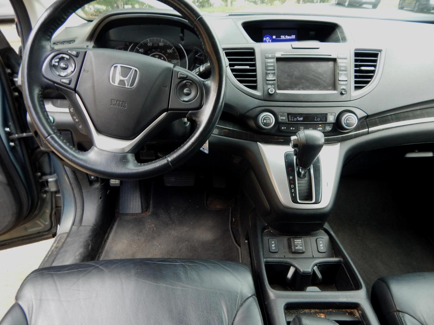 2012 Sage /Charcoal Leather Honda CR-V EX-L 2WD AT (5J6RM3H72CL) with an 2.4L L4 DOHC 16V engine, Automatic transmission, located at 3120 W Tennessee St, Tallahassee, FL, 32304-1002, (850) 575-6702, 30.458841, -84.349648 - Used Car Supermarket is proud to present you with this loaded immaculate 2012 Honda CRV EXL with leather, sunroof and low miles. Used Car Supermarket prides itself in offering you the finest pre-owned vehicle in Tallahassee. Used Car Supermarket has been locally family owned and operated for over 49 - Photo#4
