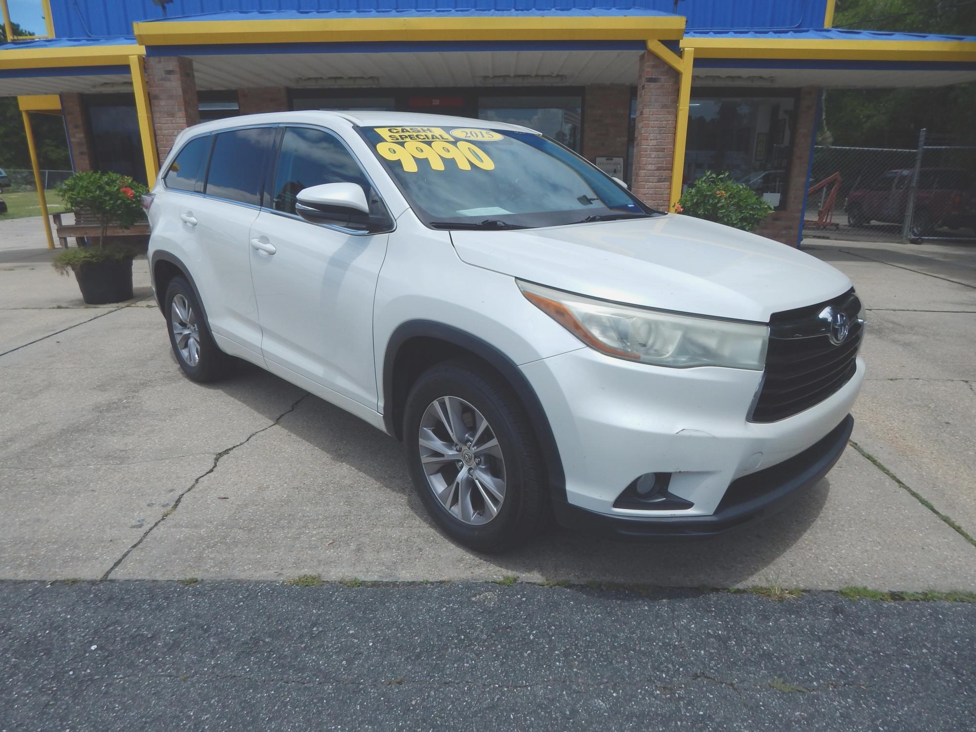 photo of 2015 Toyota Highlander LE FWD V6