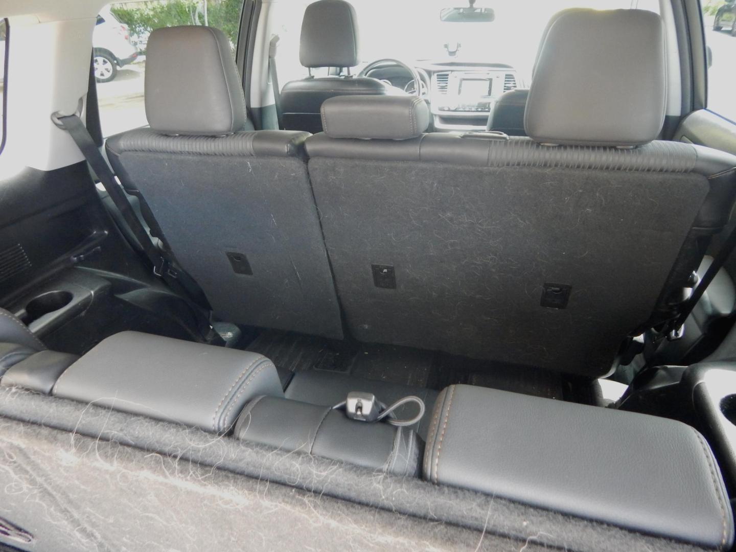 2015 White /Gray Leather Toyota Highlander LE FWD V6 (5TDZKRFH3FS) with an 3.5L V6 DOHC 24V engine, 6-Speed Automatic transmission, located at 3120 W Tennessee St, Tallahassee, FL, 32304-1002, (850) 575-6702, 30.458841, -84.349648 - Used Car Supermarket is proud to present you with this loaded immaculate 2015 Toyota Highlander LE with leather and 3rd row seating. Used Car Supermarket prides itself in offering you the finest pre-owned vehicle in Tallahassee. Used Car Supermarket has been locally family owned and operated for ove - Photo#7