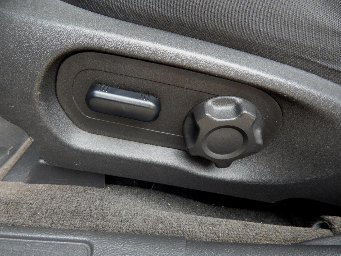 2013 Sage /Charcoal Ford Taurus SEL FWD (1FAHP2E84DG) with an 3.5L V6 DOHC 24V engine, 6-Speed Automatic transmission, located at 3120 W Tennessee St, Tallahassee, FL, 32304-1002, (850) 575-6702, 30.458841, -84.349648 - Used Car Supermarket is proud to present you with this loaded immaculate 2013 Ford Taurus SEL with low miles. Used Car Supermarket prides itself in offering you the finest pre-owned vehicle in Tallahassee. Used Car Supermarket has been locally family owned and operated for over 49 years. Our Taurus - Photo#7