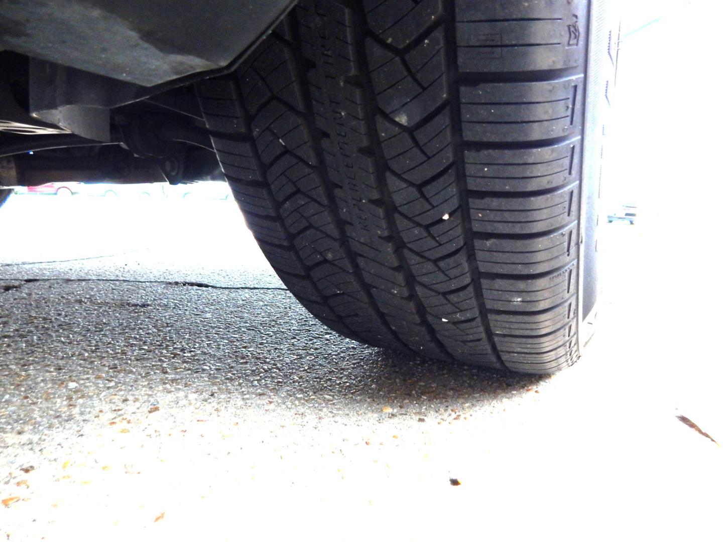 2013 Sage /Charcoal Ford Taurus SEL FWD (1FAHP2E84DG) with an 3.5L V6 DOHC 24V engine, 6-Speed Automatic transmission, located at 3120 W Tennessee St, Tallahassee, FL, 32304-1002, (850) 575-6702, 30.458841, -84.349648 - Used Car Supermarket is proud to present you with this loaded immaculate 2013 Ford Taurus SEL with low miles. Used Car Supermarket prides itself in offering you the finest pre-owned vehicle in Tallahassee. Used Car Supermarket has been locally family owned and operated for over 49 years. Our Taurus - Photo#8