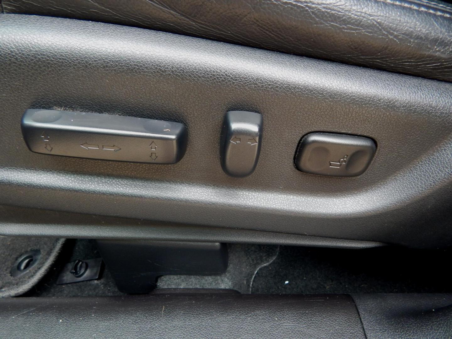 2016 Maroon /Charcoal Leather Honda CR-V EX-L 2WD (2HKRM3H77GH) with an 2.4L L4 DOHC 16V engine, Automatic transmission, located at 3120 W Tennessee St, Tallahassee, FL, 32304-1002, (850) 575-6702, 30.458841, -84.349648 - Used Car Supermarket is proud to present you with this loaded immaculate 2016 Honda CRV EX-L with sunroof, leather and low miles. Used Car Supermarket prides itself in offering you the finest pre-owned vehicle in Tallahassee. Used Car Supermarket has been locally family owned and operated for over 5 - Photo#9