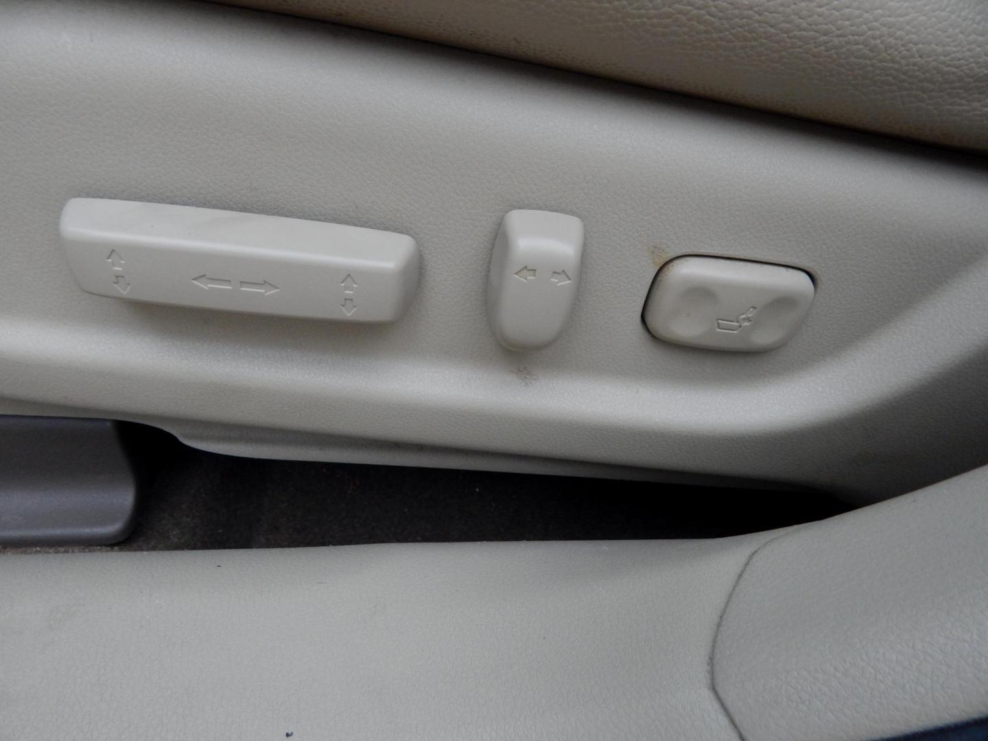 2014 Silver Metallic /Gray Leather Acura RDX 6-Spd AT (5J8TB3H36EL) with an 2.3L L4 DOHC 16V engine, 6-Speed Automatic transmission, located at 3120 W Tennessee St, Tallahassee, FL, 32304-1002, (850) 575-6702, 30.458841, -84.349648 - Used Car Supermarket is proud to present you with this loaded immaculate 2014 Acura RDX with leather and sunroof, leather and low miles. Used Car Supermarket prides itself in offering you the finest pre-owned vehicle in Tallahassee. Used Car Supermarket has been locally family owned and operated for - Photo#8