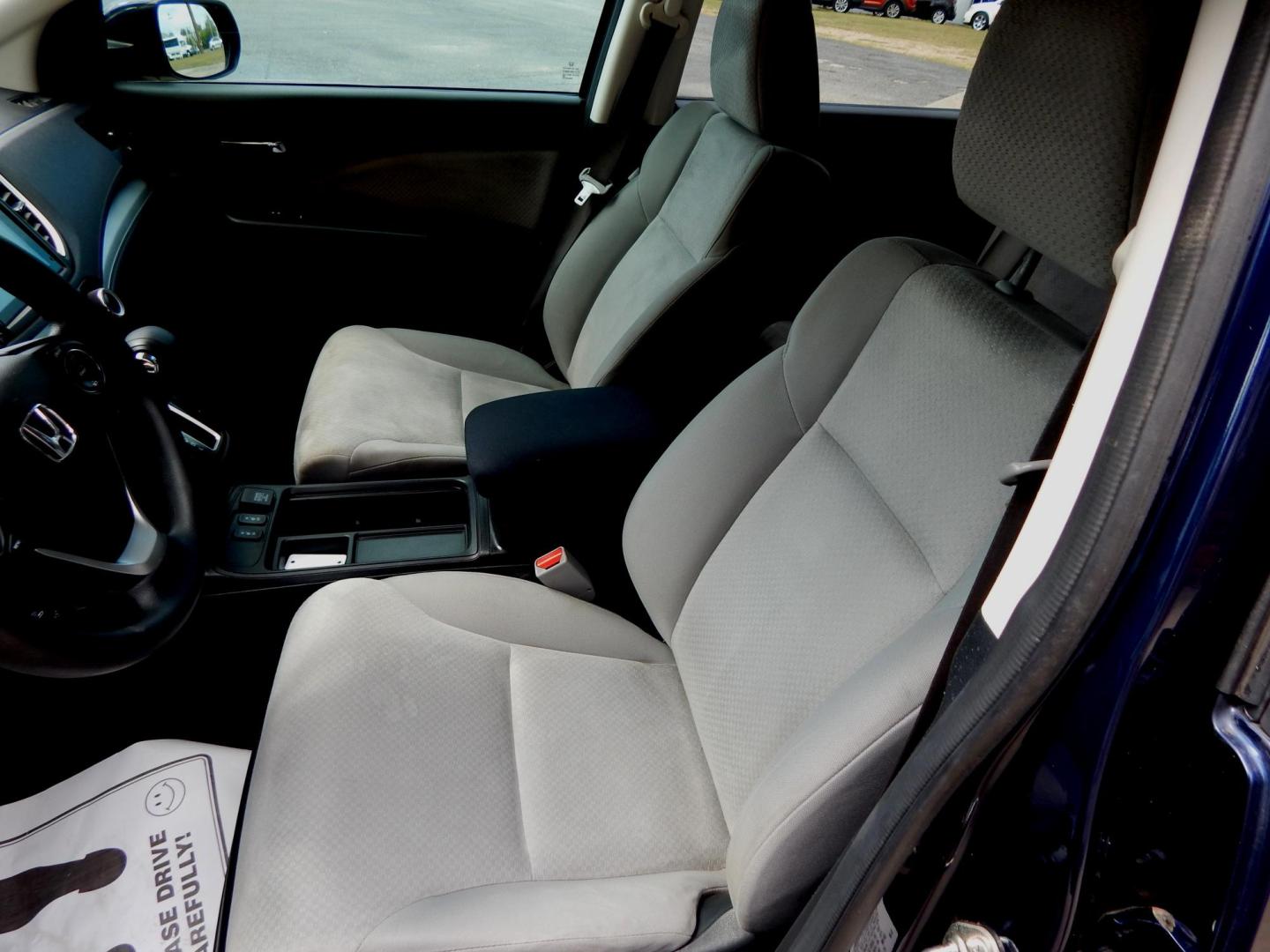 2016 Blue /Gray Honda CR-V EX 2WD (3CZRM3H55GG) with an 2.4L L4 DOHC 16V engine, CVT transmission, located at 3120 W Tennessee St, Tallahassee, FL, 32304-1002, (850) 575-6702, 30.458841, -84.349648 - Used Car Supermarket is proud to present you with this loaded immaculate 2016 Honda CRV EX with sunroof. Used Car Supermarket prides itself in offering you the finest pre-owned vehicle in Tallahassee. Used Car Supermarket has been locally family owned and operated for over 50 years. Our CRV EX has b - Photo#5