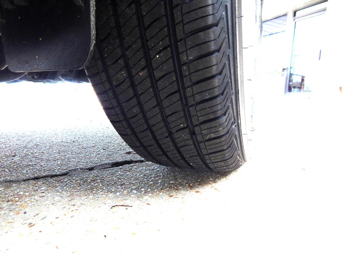 2016 Blue /Gray Honda CR-V EX 2WD (3CZRM3H55GG) with an 2.4L L4 DOHC 16V engine, CVT transmission, located at 3120 W Tennessee St, Tallahassee, FL, 32304-1002, (850) 575-6702, 30.458841, -84.349648 - Used Car Supermarket is proud to present you with this loaded immaculate 2016 Honda CRV EX with sunroof. Used Car Supermarket prides itself in offering you the finest pre-owned vehicle in Tallahassee. Used Car Supermarket has been locally family owned and operated for over 50 years. Our CRV EX has b - Photo#11