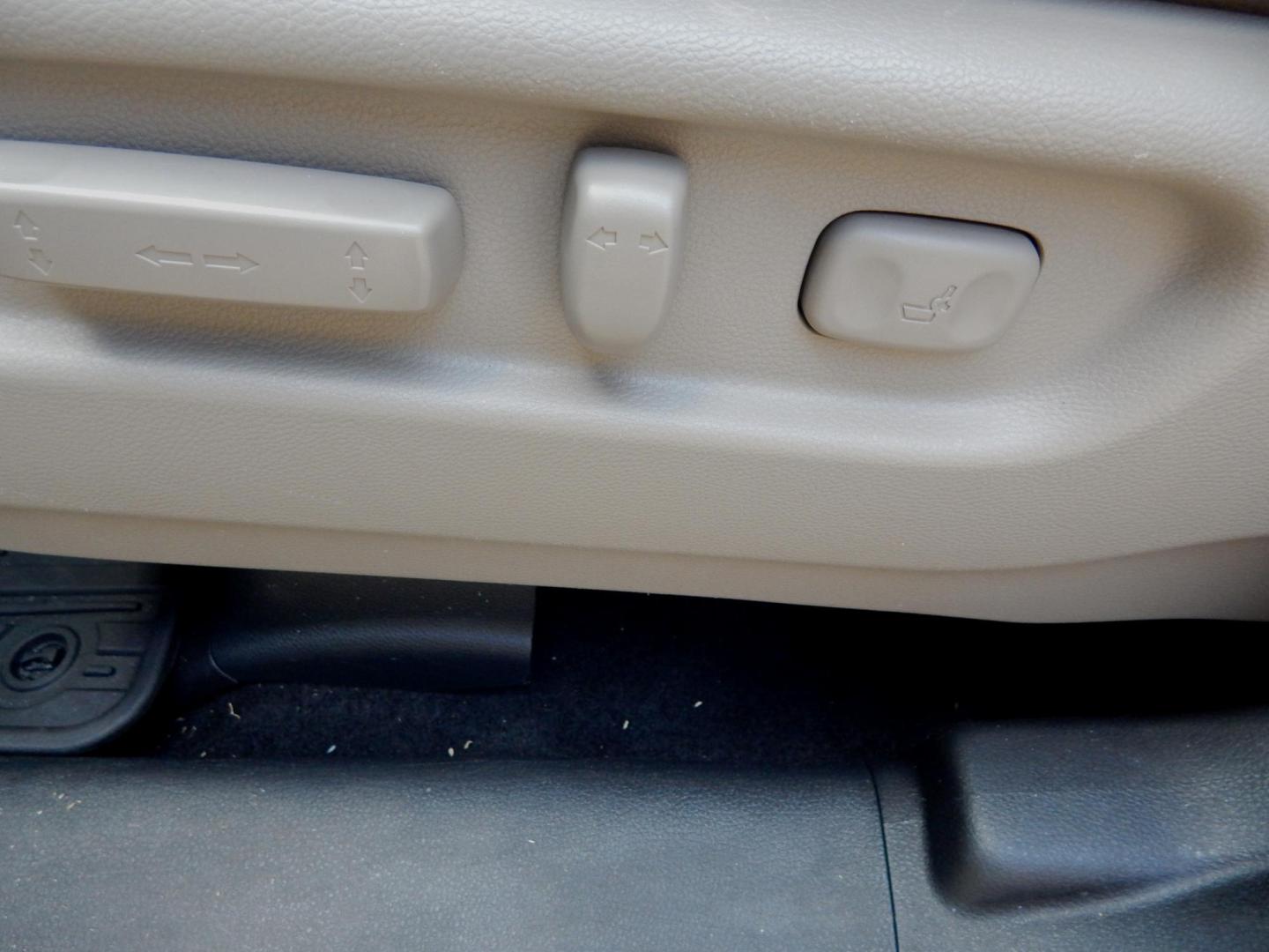 2017 Pearl White /Gray Leather Honda Ridgeline RTL-T (5FPYK2F64HB) with an 3.5L V6 SOHC 24V engine, Automatic transmission, located at 3120 W Tennessee St, Tallahassee, FL, 32304-1002, (850) 575-6702, 30.458841, -84.349648 - Used Car Supermarket is proud to present you with this loaded immaculate 2017 Honda Ridgeline RLT-T with Navigation and leather. Used Car Supermarket prides itself in offering you the finest pre-owned vehicle in Tallahassee. Used Car Supermarket has been locally family owned and operated for over 50 - Photo#9