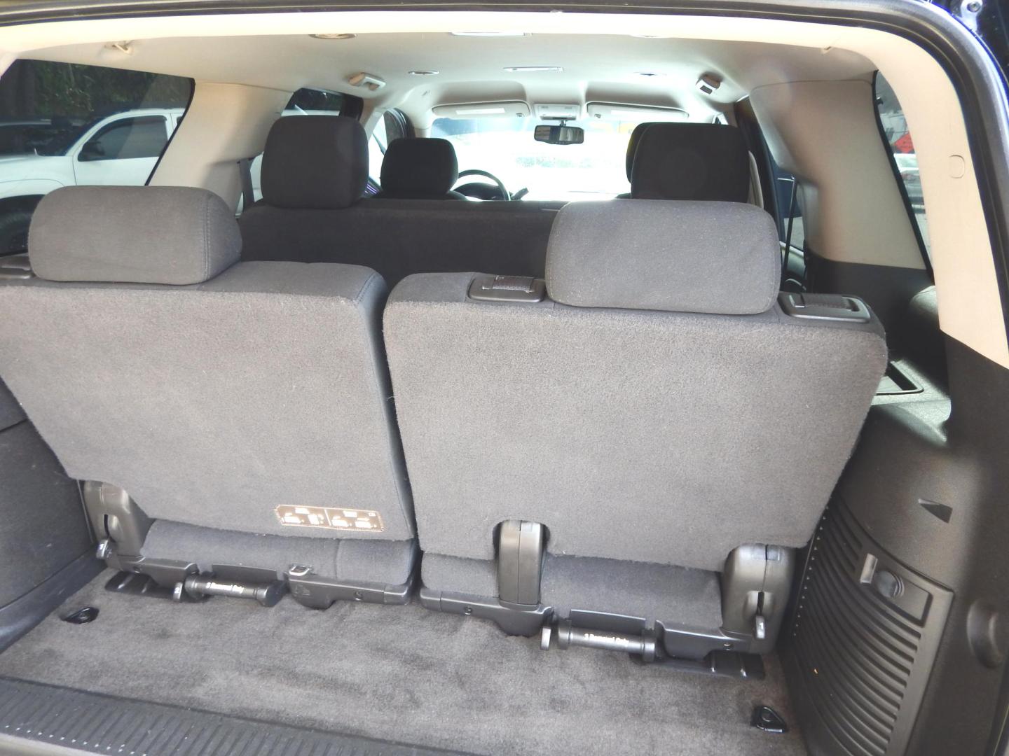 2013 Black /Charcoal GMC Yukon SLE 2WD (1GKS1AE00DR) with an 5.3L V8 OHV 16V FFV engine, 6-Speed Automatic transmission, located at 3120 W Tennessee St, Tallahassee, FL, 32304-1002, (850) 575-6702, 30.458841, -84.349648 - Used Car Supermarket is proud to present you with this loaded immaculate 2013 GMC Yukon SLE with 3rd row seating. Used Car Supermarket prides itself in offering you the finest pre-owned vehicle in Tallahassee. Used Car Supermarket has been locally family owned and operated for over 50 years. Our Yuk - Photo#4