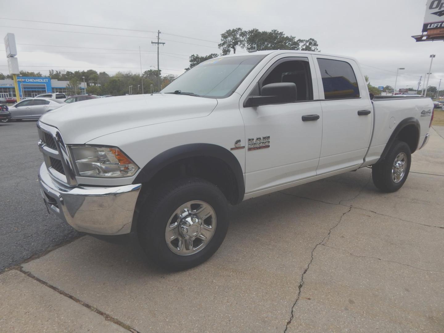 2018 White /Charcoal RAM 2500 Tradesman Crew Cab SWB 4WD (3C6UR5CL6JG) with an 6.7L L6 OHV 24V TURBO DIESEL engine, Automatic transmission, located at 3120 W Tennessee St, Tallahassee, FL, 32304-1002, (850) 575-6702, 30.458841, -84.349648 - Used Car Supermarket is proud to present you with this loaded immaculate 2018 Ram 2500 Crew Cab Diesel 6.7L 4x4. Used Car Supermarket prides itself in offering you the finest pre-owned vehicle in Tallahassee. Used Car Supermarket has been locally family owned and operated for over 50 years. Our Ram - Photo#1