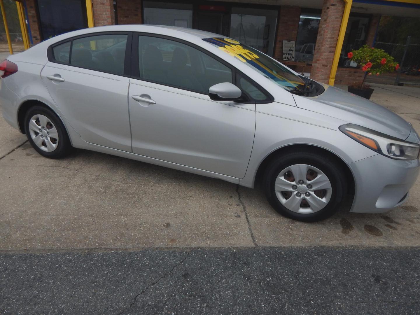 2017 Silver Metallic /Gray Kia Forte LX (3KPFK4A73HE) with an 2.0L L4 DOHC 16V engine, manual transmission, located at 3120 W Tennessee St, Tallahassee, FL, 32304-1002, (850) 575-6702, 30.458841, -84.349648 - Used Car Supermarket is proud to present you with this loaded immaculate 2017 Kia Forte LX Sedan. Used Car Supermarket prides itself in offering you the finest pre-owned vehicle in Tallahassee. Used Car Supermarket has been locally family owned and operated for over 50 years. Our Forte LX has been s - Photo#0