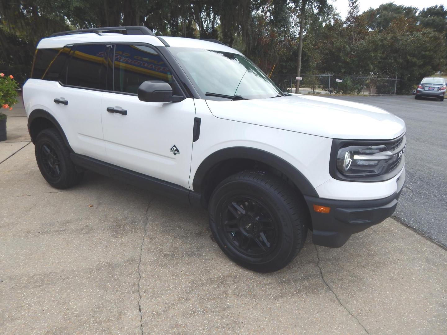 2021 White /Two Tone Gray leather Ford Bronco Sport Outer Banks (3FMCR9A67MR) with an 1.5L L3 engine, Automatic transmission, located at 3120 W Tennessee St, Tallahassee, FL, 32304-1002, (850) 575-6702, 30.458841, -84.349648 - Used Car Supermarket is proud to present you with this loaded immaculate 2021 Ford Bronco Sport Outer Banks with leather and low miles. Used Car Supermarket prides itself in offering you the finest pre-owned vehicle in Tallahassee. Used Car Supermarket has been locally family owned and operated for - Photo#1