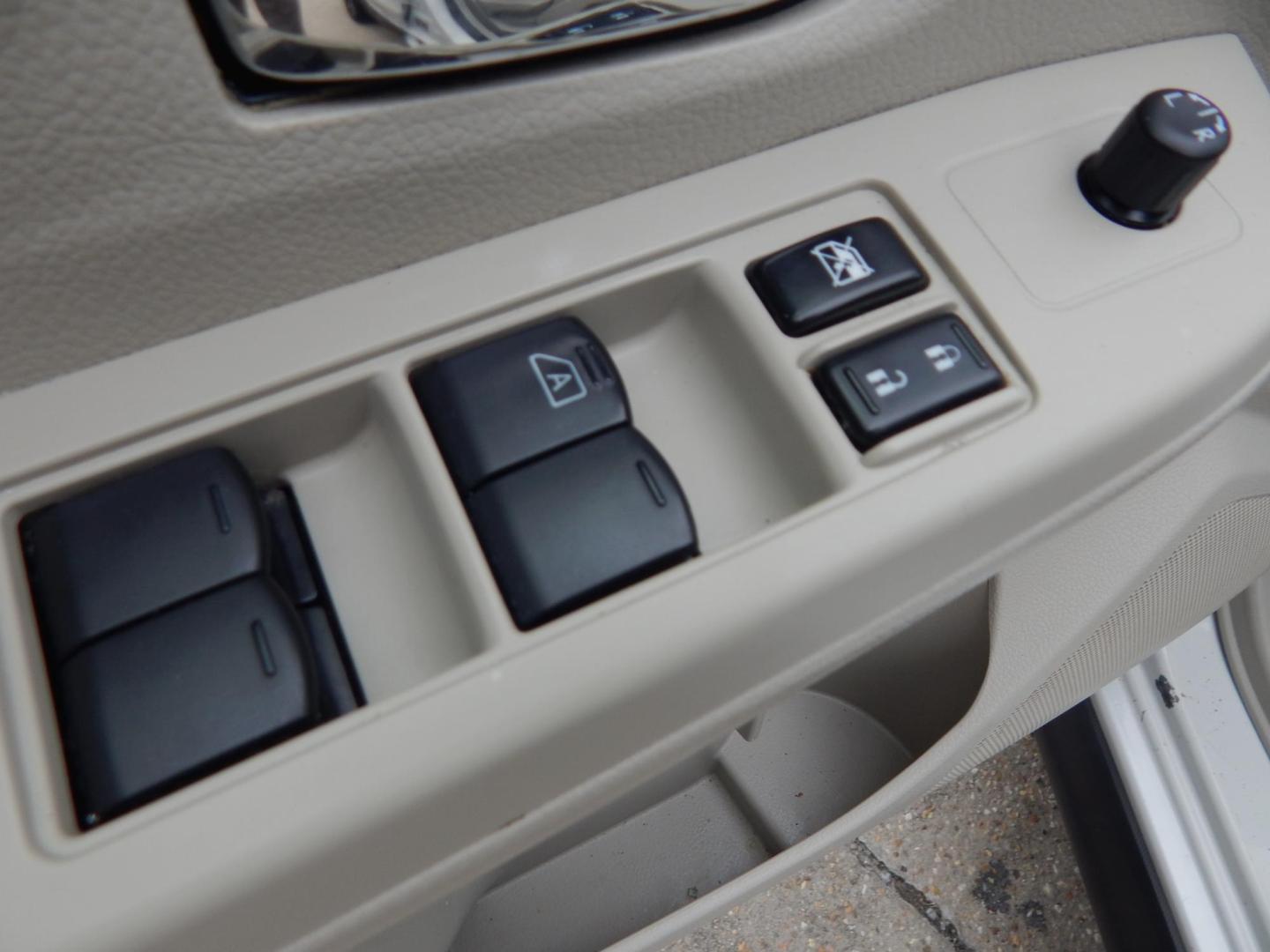 2014 Pearl White /Gray Leather Subaru XV Crosstrek 2.0 Limited (JF2GPAGCXE8) with an 2.0L L4 DOHC 16V engine, CVT Automatic transmission, located at 3120 W Tennessee St, Tallahassee, FL, 32304-1002, (850) 575-6702, 30.458841, -84.349648 - Used Car Supermarket is proud to present you with this loaded immaculate 2014 Subaru Crosstrek Limited with leather and low miles. Used Car Supermarket prides itself in offering you the finest pre-owned vehicle in Tallahassee. Used Car Supermarket has been locally family owned and operated for over - Photo#7