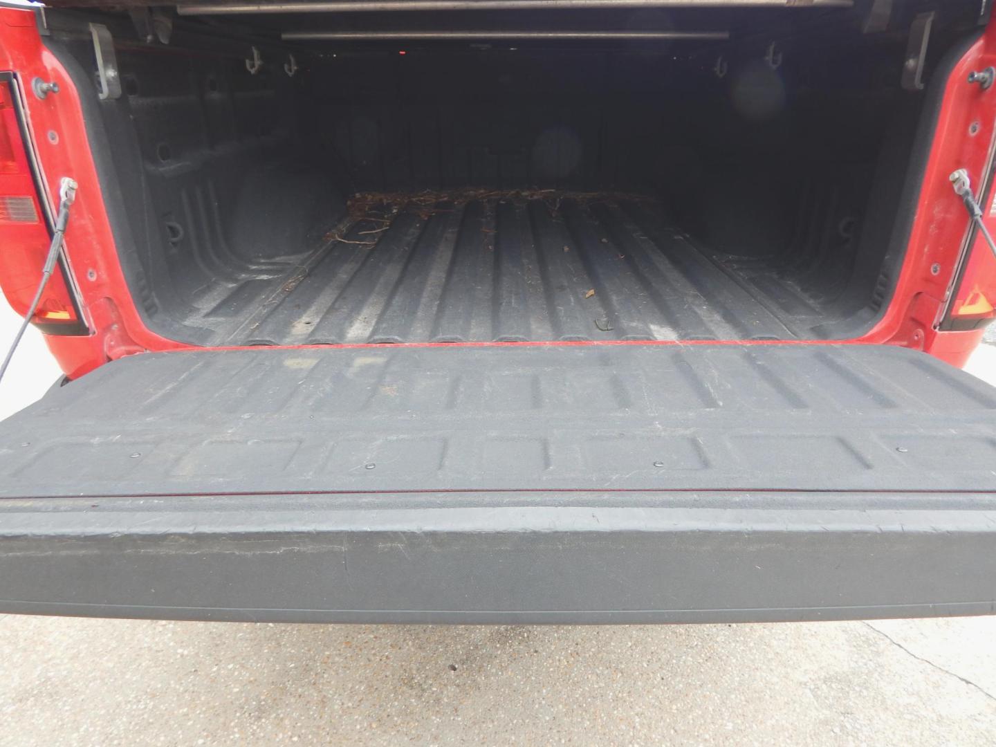 2017 Red /Charcoal Chevrolet Colorado LT Crew Cab 2WD Long Box (1GCGSCENXH1) with an 3.6L V6 DOHC 24V GAS engine, Automatic transmission, located at 3120 W Tennessee St, Tallahassee, FL, 32304-1002, (850) 575-6702, 30.458841, -84.349648 - Used Car Supermarket is proud to present you with this loaded immaculate 2017 Chevy Colorado LT Crew Cab 3.6L. Used Car Supermarket prides itself in offering you the finest pre-owned vehicle in Tallahassee. Used Car Supermarket has been locally family owned and operated for over 50 years. Our Colora - Photo#4