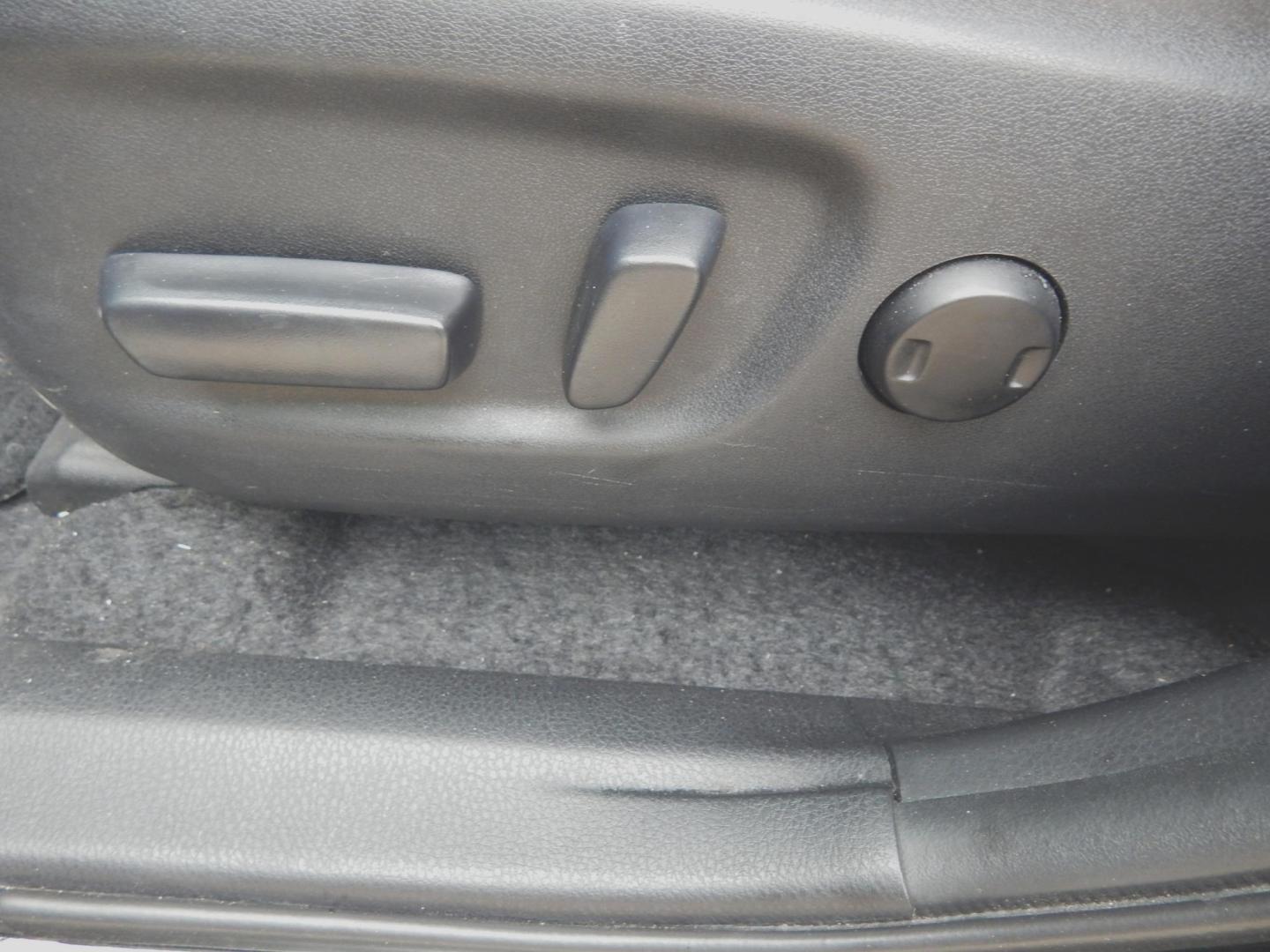 2013 Black /Tan Leather Toyota RAV4 Limited AWD (2T3YFREV5DW) with an 2.5L L4 DOHC 16V engine, 6-Speed Automatic transmission, located at 3120 W Tennessee St, Tallahassee, FL, 32304-1002, (850) 575-6702, 30.458841, -84.349648 - Photo#9