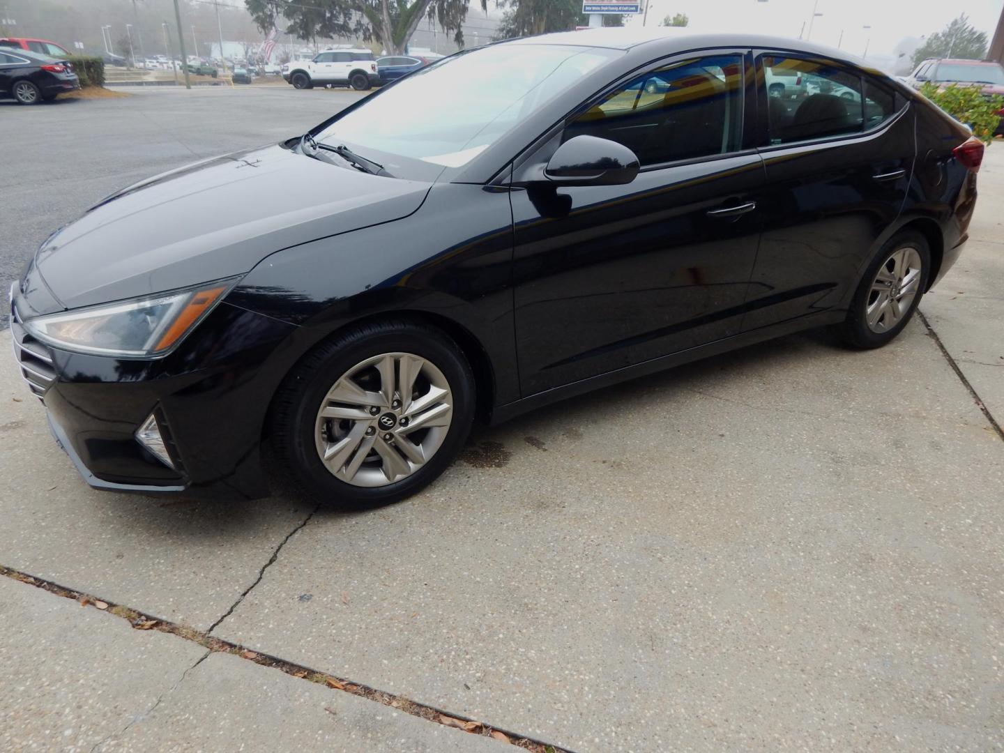 2020 Black /Charcoal Hyundai Elantra Limited (5NPD84LF5LH) with an 1.8L L4 DOHC 16V engine, Automatic transmission, located at 3120 W Tennessee St, Tallahassee, FL, 32304-1002, (850) 575-6702, 30.458841, -84.349648 - Used Car Supermarket is proud to present you with this loaded immaculate 2020 Hyundai Elantra SEL sedan. Used Car Supermarket prides itself in offering you the finest pre-owned vehicle in Tallahassee. Used Car Supermarket has been locally family owned and operated for over 50 years. Our Elantra SEL - Photo#1