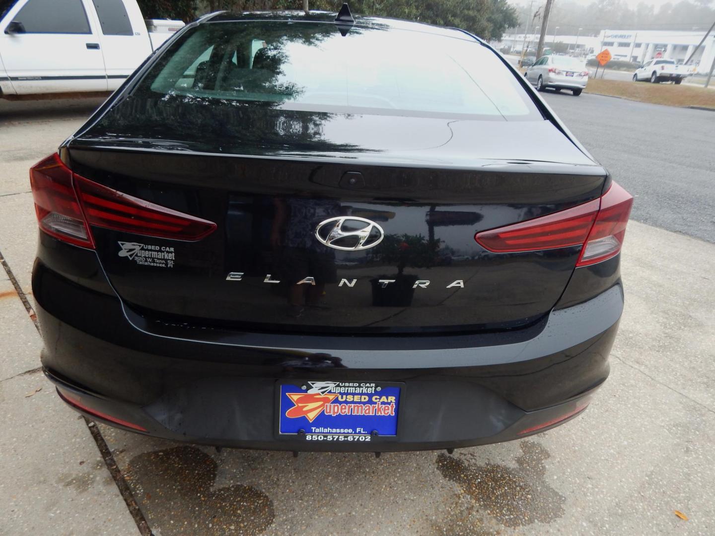 2020 Black /Charcoal Hyundai Elantra Limited (5NPD84LF5LH) with an 1.8L L4 DOHC 16V engine, Automatic transmission, located at 3120 W Tennessee St, Tallahassee, FL, 32304-1002, (850) 575-6702, 30.458841, -84.349648 - Used Car Supermarket is proud to present you with this loaded immaculate 2020 Hyundai Elantra SEL sedan. Used Car Supermarket prides itself in offering you the finest pre-owned vehicle in Tallahassee. Used Car Supermarket has been locally family owned and operated for over 50 years. Our Elantra SEL - Photo#3