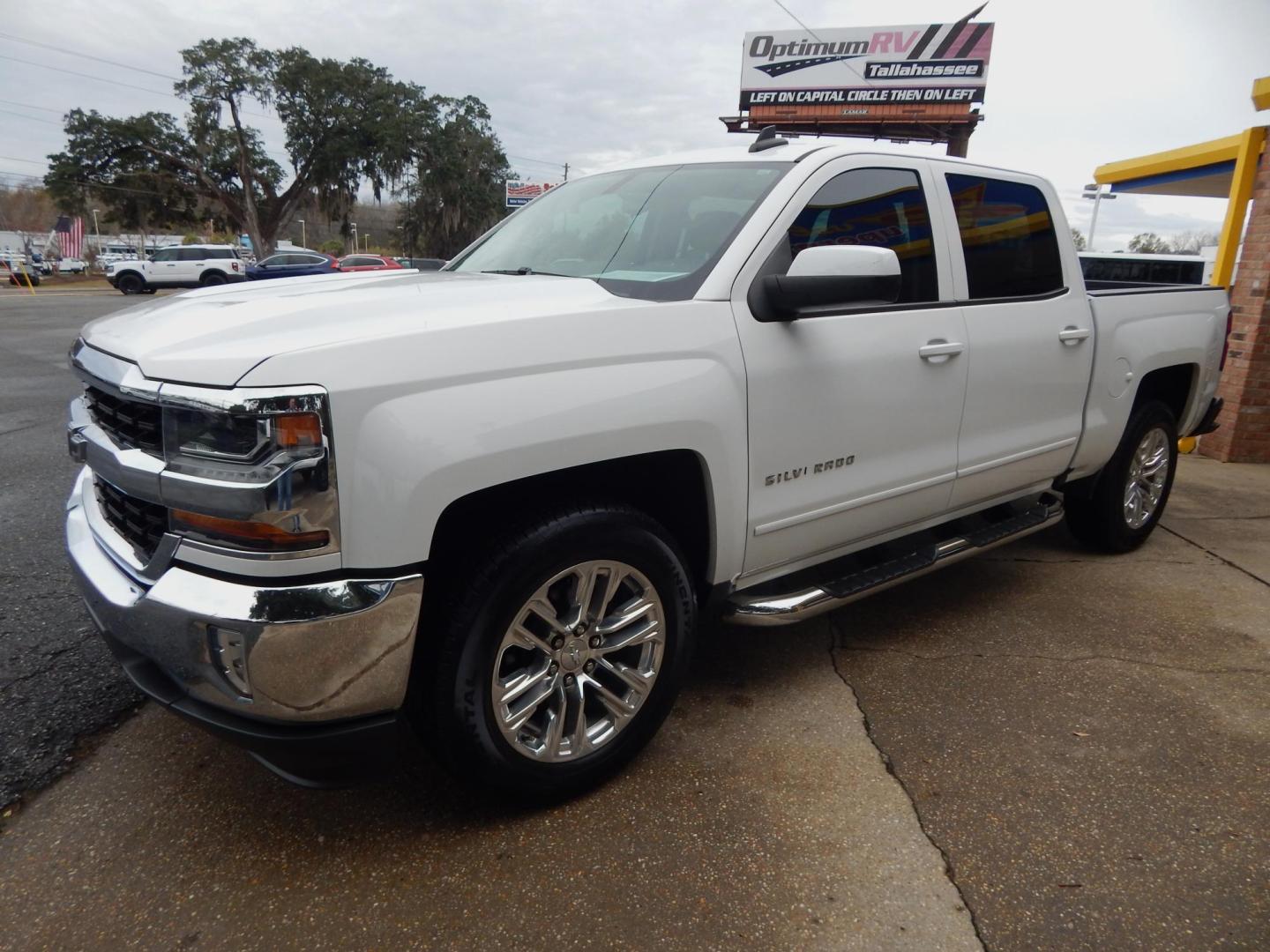 2018 White /Charcoal Chevrolet Silverado 1500 LT Crew Cab 2WD (3GCPCREC2JG) with an 5.3L V8 OHV 16V engine, Automatic transmission, located at 3120 W Tennessee St, Tallahassee, FL, 32304-1002, (850) 575-6702, 30.458841, -84.349648 - Photo#1