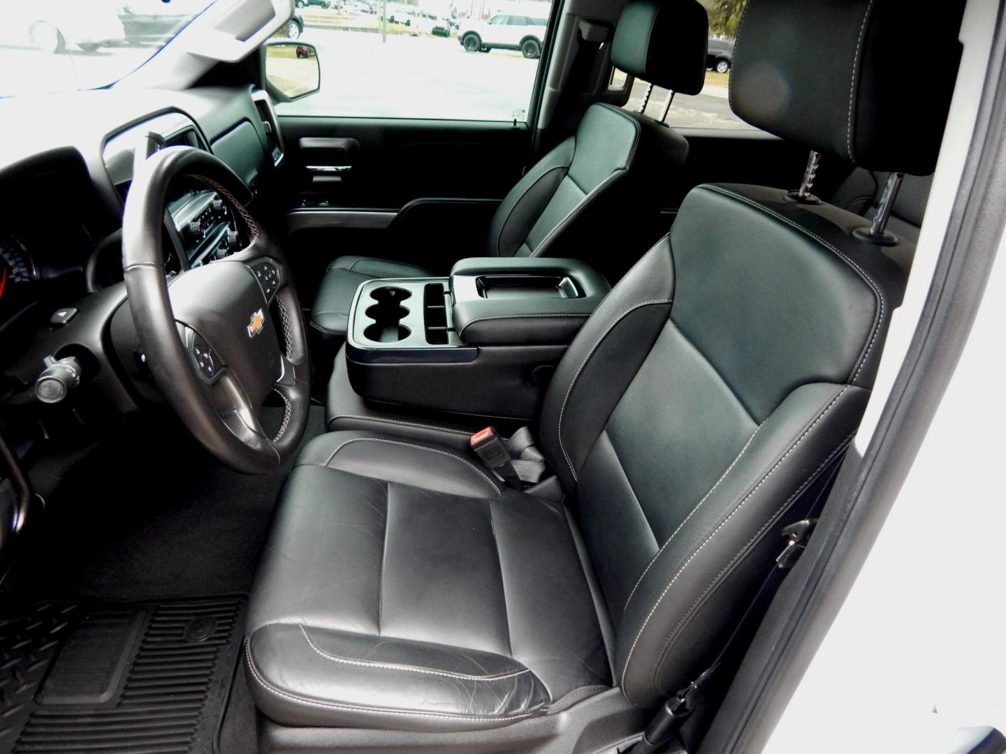 2018 White /Charcoal Chevrolet Silverado 1500 LT Crew Cab 2WD (3GCPCREC2JG) with an 5.3L V8 OHV 16V engine, Automatic transmission, located at 3120 W Tennessee St, Tallahassee, FL, 32304-1002, (850) 575-6702, 30.458841, -84.349648 - Photo#5