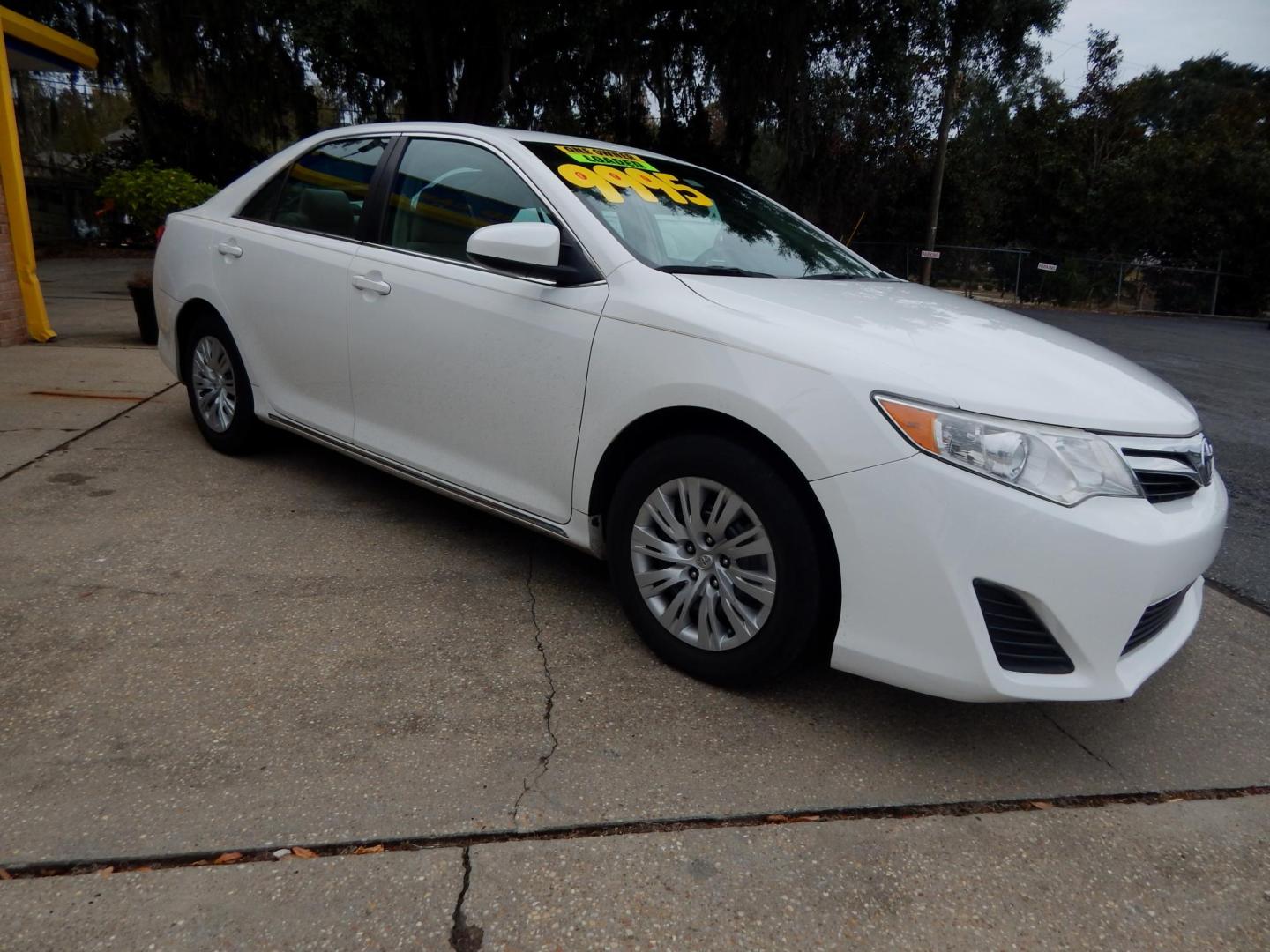2013 White /Tan Toyota Camry LE (4T1BF1FK5DU) with an 2.5L L4 DOHC 16V engine, Automatic transmission, located at 3120 W Tennessee St, Tallahassee, FL, 32304-1002, (850) 575-6702, 30.458841, -84.349648 - Used Car Supermarket is proud to present you with this loaded immaculate 2013 Toyota Camry LE local one owner. Used Car Supermarket prides itself in offering you the finest pre-owned vehicle in Tallahassee. Used Car Supermarket has been locally family owned and operated for over a half century. Our - Photo#1