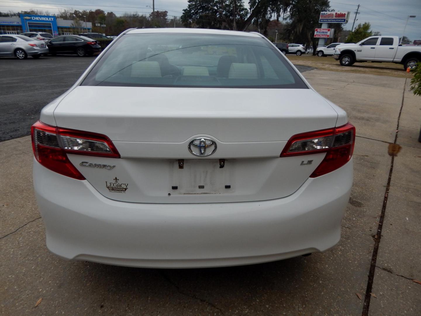 2013 White /Tan Toyota Camry LE (4T1BF1FK5DU) with an 2.5L L4 DOHC 16V engine, Automatic transmission, located at 3120 W Tennessee St, Tallahassee, FL, 32304-1002, (850) 575-6702, 30.458841, -84.349648 - Used Car Supermarket is proud to present you with this loaded immaculate 2013 Toyota Camry LE local one owner. Used Car Supermarket prides itself in offering you the finest pre-owned vehicle in Tallahassee. Used Car Supermarket has been locally family owned and operated for over a half century. Our - Photo#3