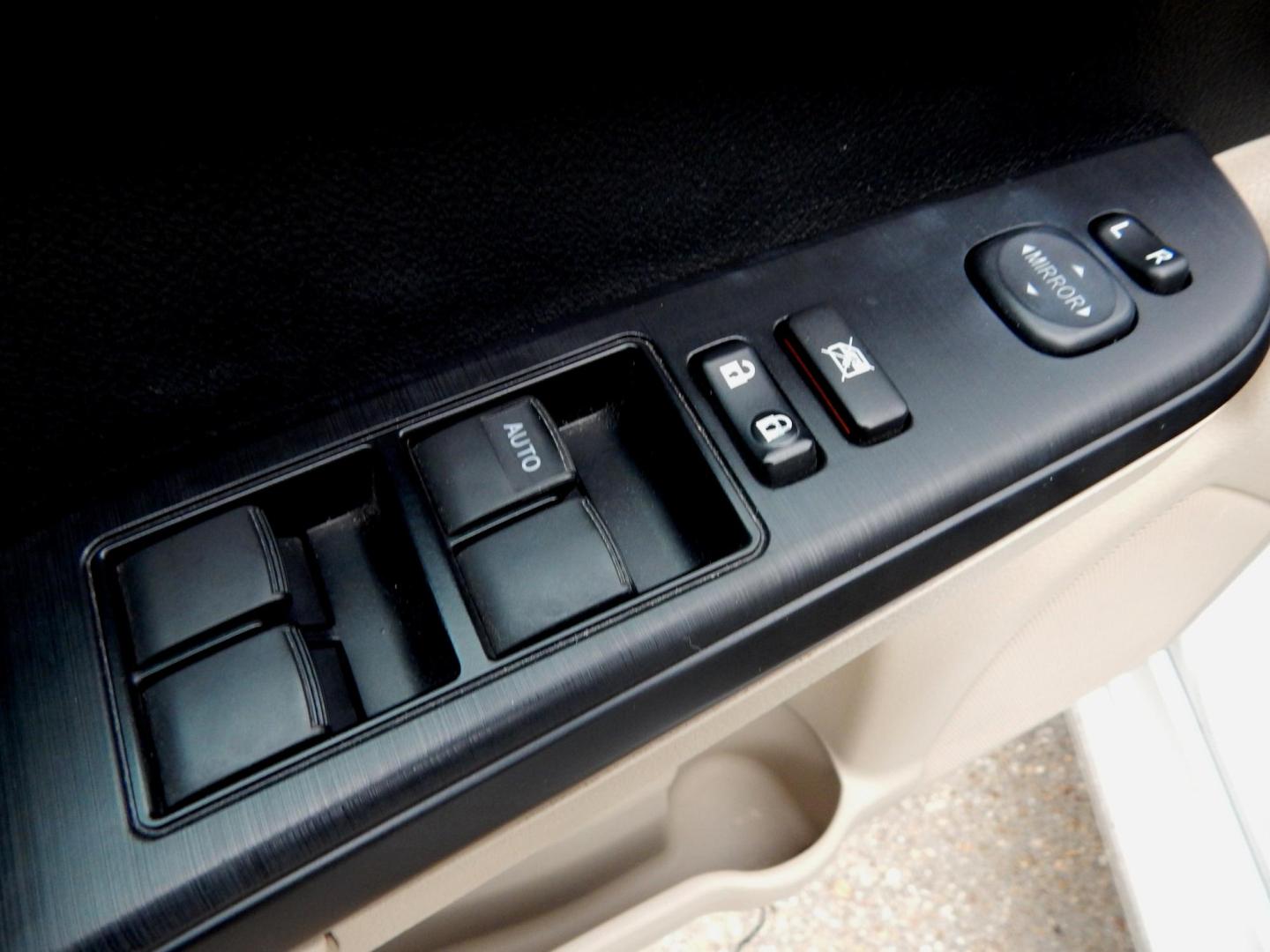 2013 White /Tan Toyota Camry LE (4T1BF1FK5DU) with an 2.5L L4 DOHC 16V engine, Automatic transmission, located at 3120 W Tennessee St, Tallahassee, FL, 32304-1002, (850) 575-6702, 30.458841, -84.349648 - Used Car Supermarket is proud to present you with this loaded immaculate 2013 Toyota Camry LE local one owner. Used Car Supermarket prides itself in offering you the finest pre-owned vehicle in Tallahassee. Used Car Supermarket has been locally family owned and operated for over a half century. Our - Photo#7