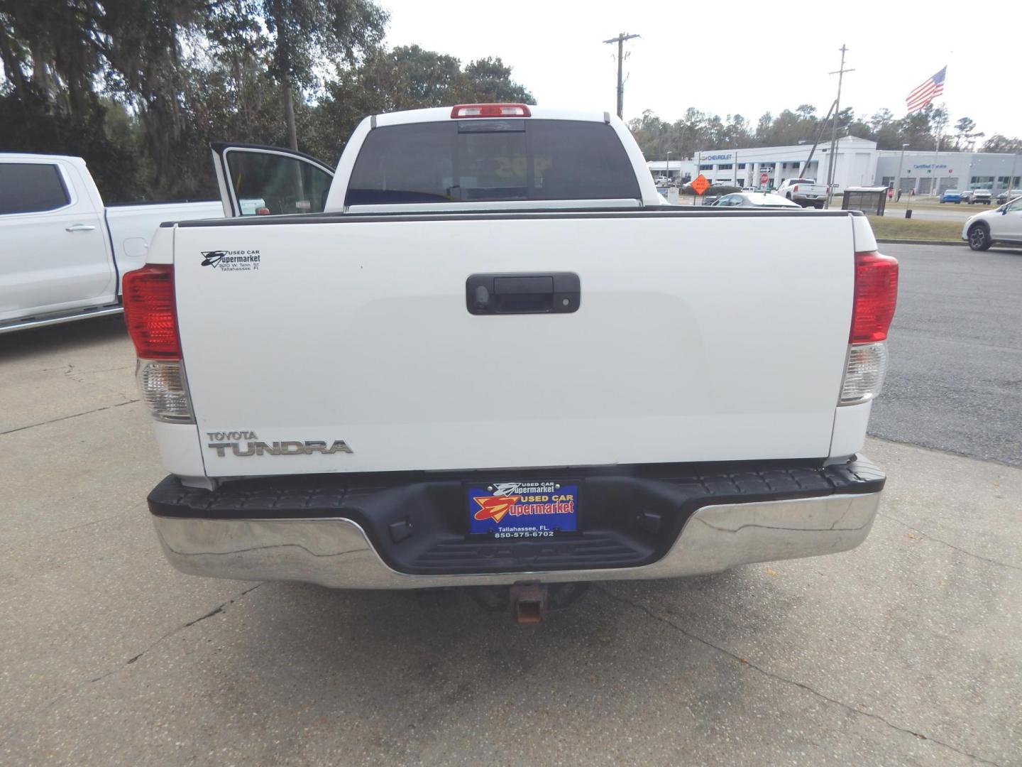 2012 White /Gray Toyota Tundra Base (5TFRM5F11CX) with an V-8 engine, Automatic transmission, located at 3120 W Tennessee St, Tallahassee, FL, 32304-1002, (850) 575-6702, 30.458841, -84.349648 - Used Car Supermarket is proud to present you with this loaded immaculate 2012 Toyota Tundra Double Cab V8. Used Car Supermarket prides itself in offering you the finest pre-owned vehicle in Tallahassee. Used Car Supermarket has been locally family owned and operated for over a half century. Our Tund - Photo#3