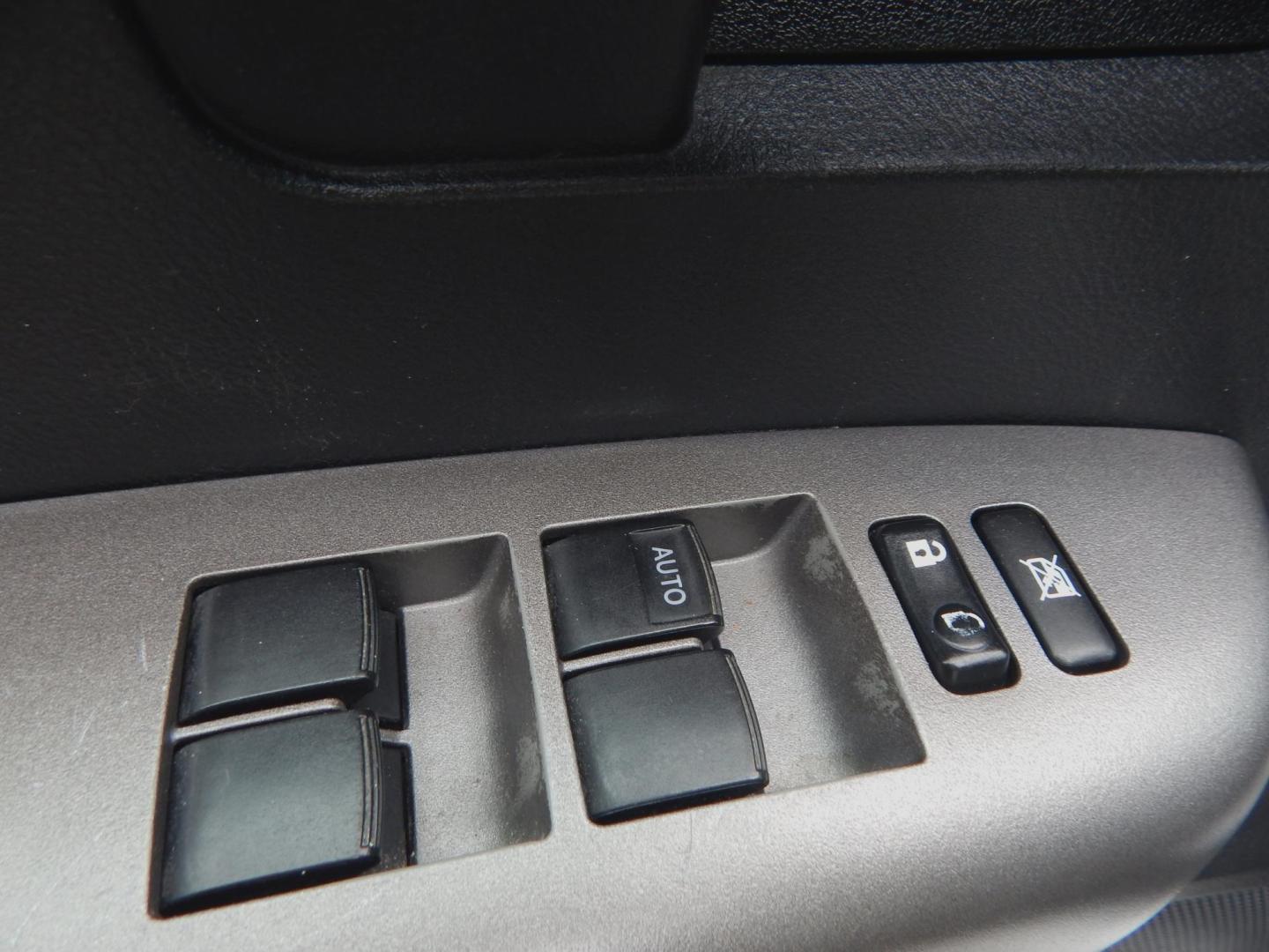 2012 White /Gray Toyota Tundra Base (5TFRM5F11CX) with an V-8 engine, Automatic transmission, located at 3120 W Tennessee St, Tallahassee, FL, 32304-1002, (850) 575-6702, 30.458841, -84.349648 - Used Car Supermarket is proud to present you with this loaded immaculate 2012 Toyota Tundra Double Cab V8. Used Car Supermarket prides itself in offering you the finest pre-owned vehicle in Tallahassee. Used Car Supermarket has been locally family owned and operated for over a half century. Our Tund - Photo#8