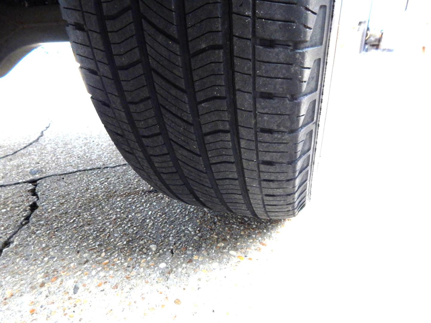 2012 White /Gray Toyota Tundra Base (5TFRM5F11CX) with an V-8 engine, Automatic transmission, located at 3120 W Tennessee St, Tallahassee, FL, 32304-1002, (850) 575-6702, 30.458841, -84.349648 - Used Car Supermarket is proud to present you with this loaded immaculate 2012 Toyota Tundra Double Cab V8. Used Car Supermarket prides itself in offering you the finest pre-owned vehicle in Tallahassee. Used Car Supermarket has been locally family owned and operated for over a half century. Our Tund - Photo#10