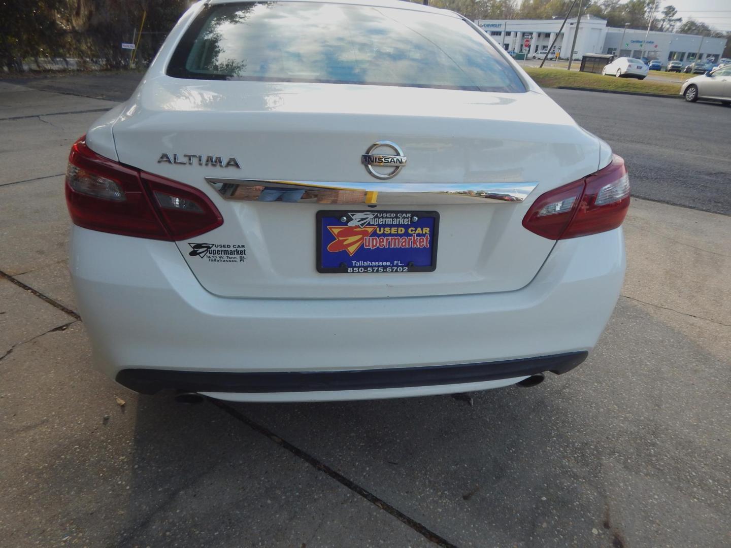 2018 White /Charcoal Nissan Altima 2.5 S (1N4AL3AP7JC) with an 2.5L L4 DOHC 16V engine, Automatic transmission, located at 3120 W Tennessee St, Tallahassee, FL, 32304-1002, (850) 575-6702, 30.458841, -84.349648 - Used Car Supermarket is proud to present you with this loaded immaculate 2018 Nissan Altima 2.5S with low miles. Used Car Supermarket prides itself in offering you the finest pre-owned vehicle in Tallahassee. Used Car Supermarket has been locally family owned and operated for over 50 years. Our Alti - Photo#3