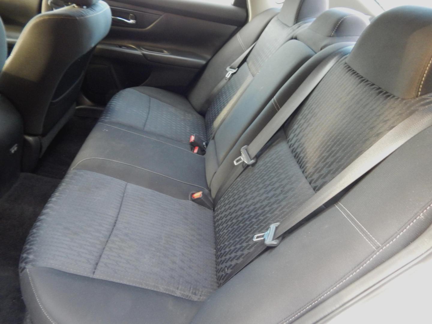 2018 White /Charcoal Nissan Altima 2.5 S (1N4AL3AP7JC) with an 2.5L L4 DOHC 16V engine, Automatic transmission, located at 3120 W Tennessee St, Tallahassee, FL, 32304-1002, (850) 575-6702, 30.458841, -84.349648 - Used Car Supermarket is proud to present you with this loaded immaculate 2018 Nissan Altima 2.5S with low miles. Used Car Supermarket prides itself in offering you the finest pre-owned vehicle in Tallahassee. Used Car Supermarket has been locally family owned and operated for over 50 years. Our Alti - Photo#6