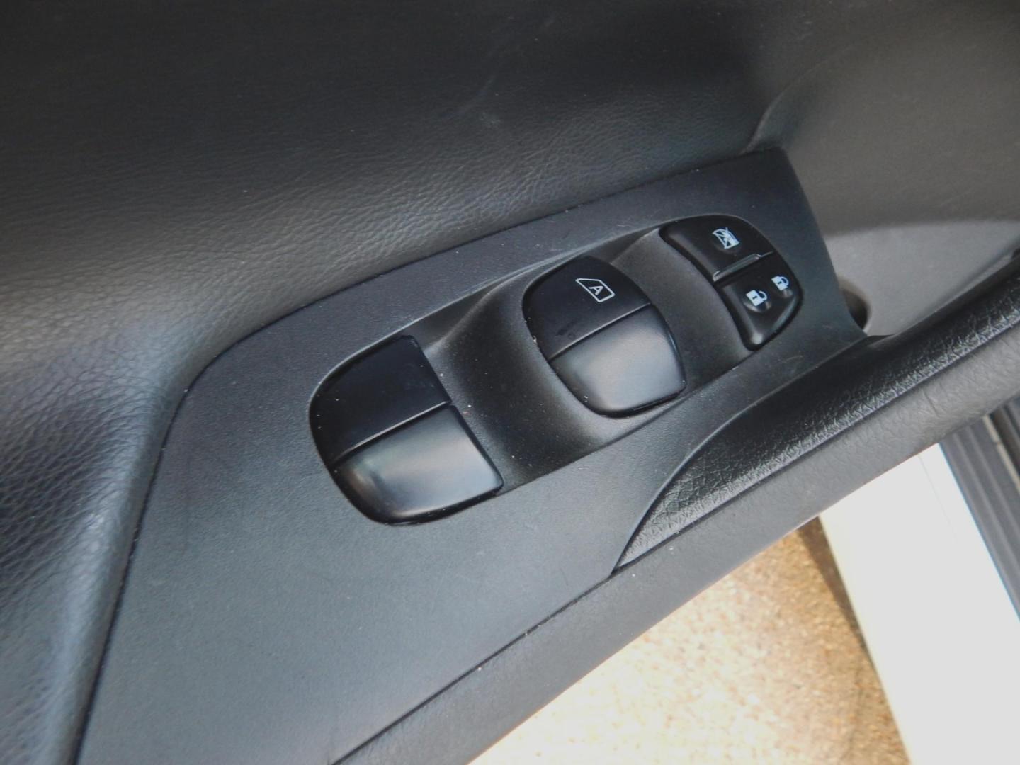 2018 White /Charcoal Nissan Altima 2.5 S (1N4AL3AP7JC) with an 2.5L L4 DOHC 16V engine, Automatic transmission, located at 3120 W Tennessee St, Tallahassee, FL, 32304-1002, (850) 575-6702, 30.458841, -84.349648 - Used Car Supermarket is proud to present you with this loaded immaculate 2018 Nissan Altima 2.5S with low miles. Used Car Supermarket prides itself in offering you the finest pre-owned vehicle in Tallahassee. Used Car Supermarket has been locally family owned and operated for over 50 years. Our Alti - Photo#7