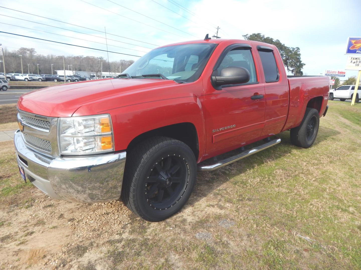 2012 Red /Gray Chevrolet Silverado 1500 LT Ext. Cab 2WD (1GCRCSE0XCZ) with an 5.3L V8 OHV 16V FFV engine, Automatic transmission, located at 3120 W Tennessee St, Tallahassee, FL, 32304-1002, (850) 575-6702, 30.458841, -84.349648 - Used Car Supermarket is proud to present you with this loaded immaculate 2012 Chevy Silverado Ext. Cab LT 5.3L. Used Car Supermarket prides itself in offering you the finest pre-owned vehicle in Tallahassee. Used Car Supermarket has been locally family owned and operated for over 50 years. Our Silve - Photo#11