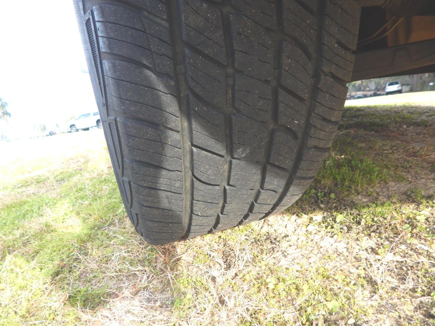 2012 Red /Gray Chevrolet Silverado 1500 LT Ext. Cab 2WD (1GCRCSE0XCZ) with an 5.3L V8 OHV 16V FFV engine, Automatic transmission, located at 3120 W Tennessee St, Tallahassee, FL, 32304-1002, (850) 575-6702, 30.458841, -84.349648 - Used Car Supermarket is proud to present you with this loaded immaculate 2012 Chevy Silverado Ext. Cab LT 5.3L. Used Car Supermarket prides itself in offering you the finest pre-owned vehicle in Tallahassee. Used Car Supermarket has been locally family owned and operated for over 50 years. Our Silve - Photo#12