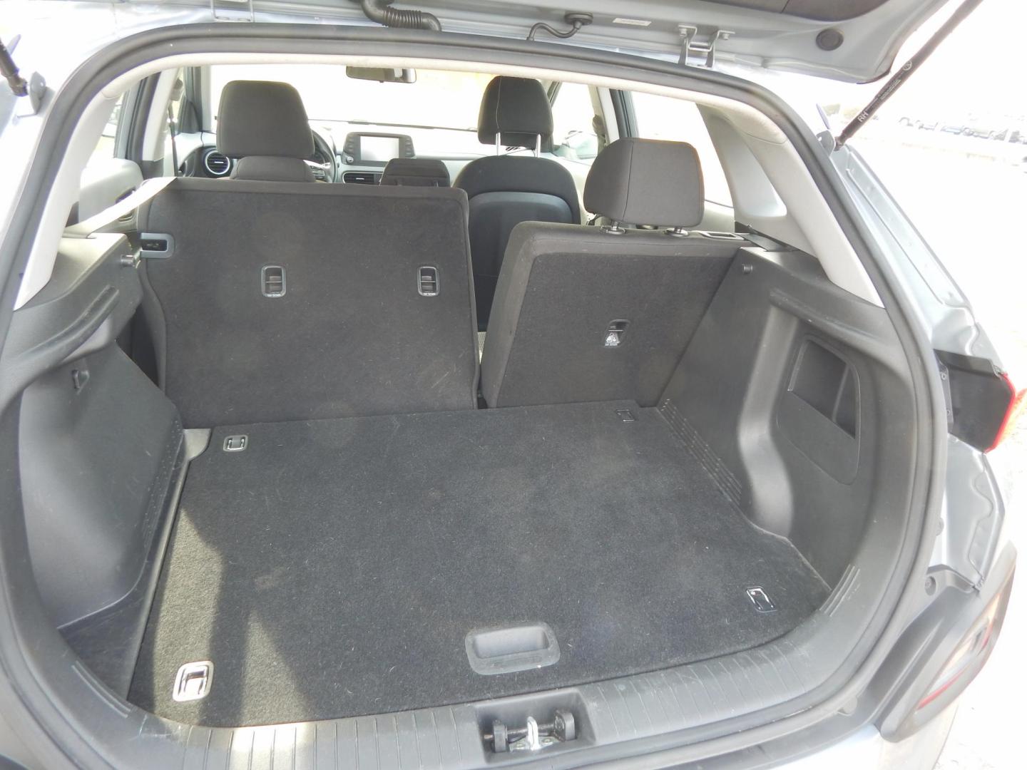 2019 Gray /Charcoal Hyundai Kona SE (KM8K12AA6KU) with an 2.0L L4 DOHC 16V engine, 6A transmission, located at 3120 W Tennessee St, Tallahassee, FL, 32304-1002, (850) 575-6702, 30.458841, -84.349648 - Used Car Supermarket is proud to present you with this loaded immaculate 2019 Hyundai Kona SE. Used Car Supermarket prides itself in offering you the finest pre-owned vehicle in Tallahassee. Used Car Supermarket has been locally family owned and operated for over 50 years. Our Kona SE has been servi - Photo#6