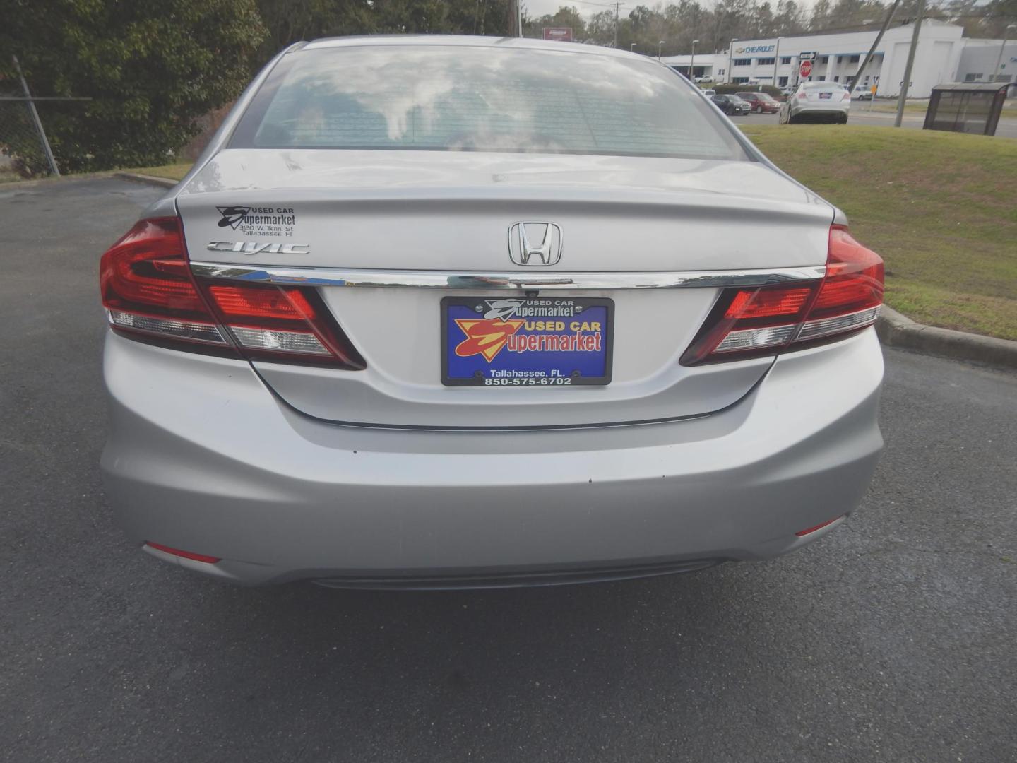 2014 Silver Metallic /Charcoal Honda Civic LX Sedan (19XFB2F55EE) with an 1.8L L4 SOHC 16V engine, Continuously Variable Transmission transmission, located at 3120 W Tennessee St, Tallahassee, FL, 32304-1002, (850) 575-6702, 30.458841, -84.349648 - Used Car Supermarket is proud to present you with this loaded immaculate 2014 Honda Civic LX Sedan automatic. Used Car Supermarket prides itself in offering you the finest pre-owned vehicle in Tallahassee. Used Car Supermarket has been locally family owned and operated for over 50 years. Our Civic L - Photo#3