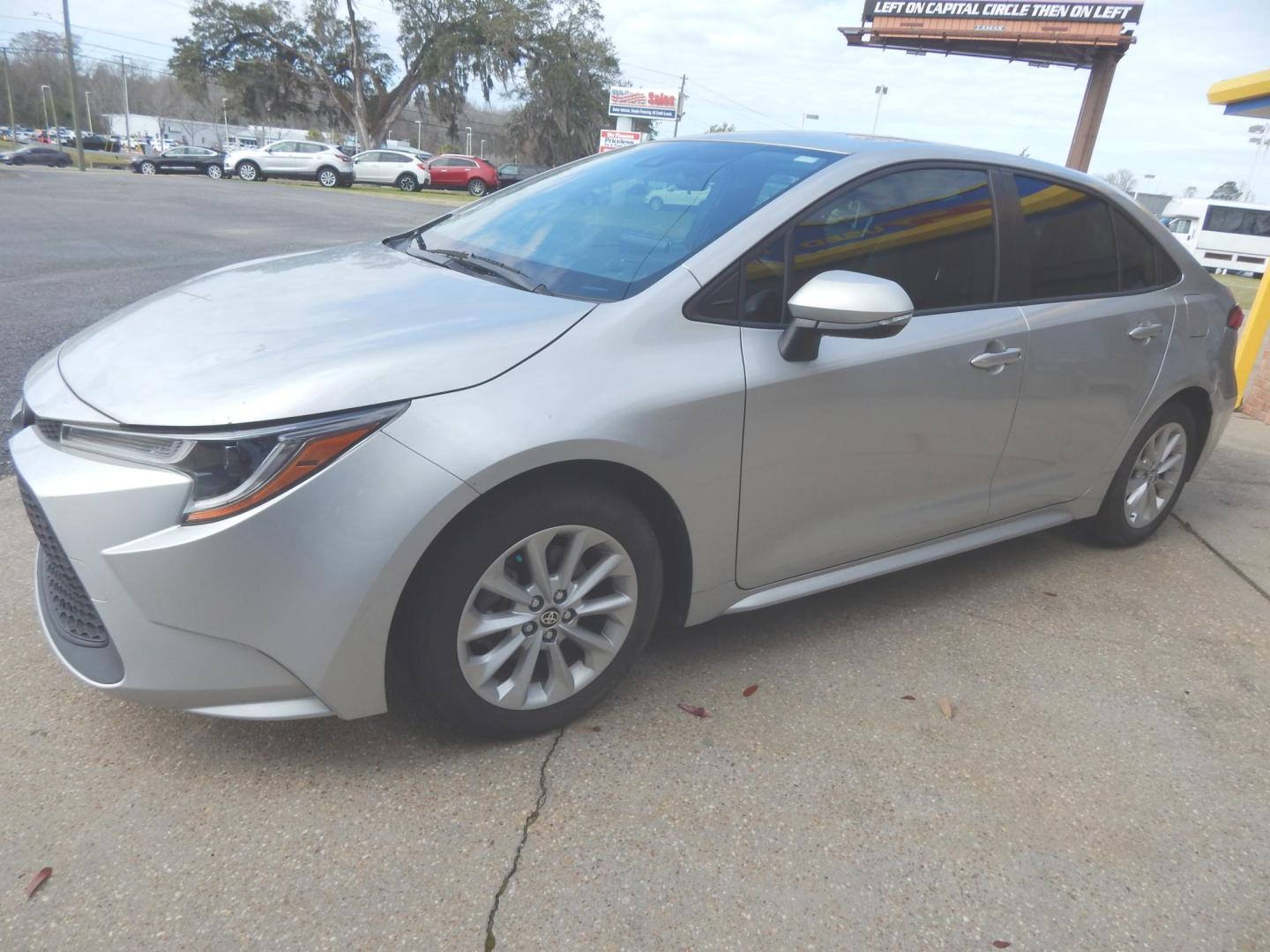 2021 Silver Metallic /Gray Toyota Corolla LE w/ Premium Pkg2 (JTDVPMAE8MJ) with an 1.8L L4 DOHC 16V engine, CVT Automatic transmission, located at 3120 W Tennessee St, Tallahassee, FL, 32304-1002, (850) 575-6702, 30.458841, -84.349648 - Used Car Supermarket is proud to present you with this loaded immaculate 2021 Toyota Corolla LE Premium low miles. Used Car Supermarket prides itself in offering you the finest pre-owned vehicle in Tallahassee. Used Car Supermarket has been locally family owned and operated for over 50 years. Our C - Photo#1
