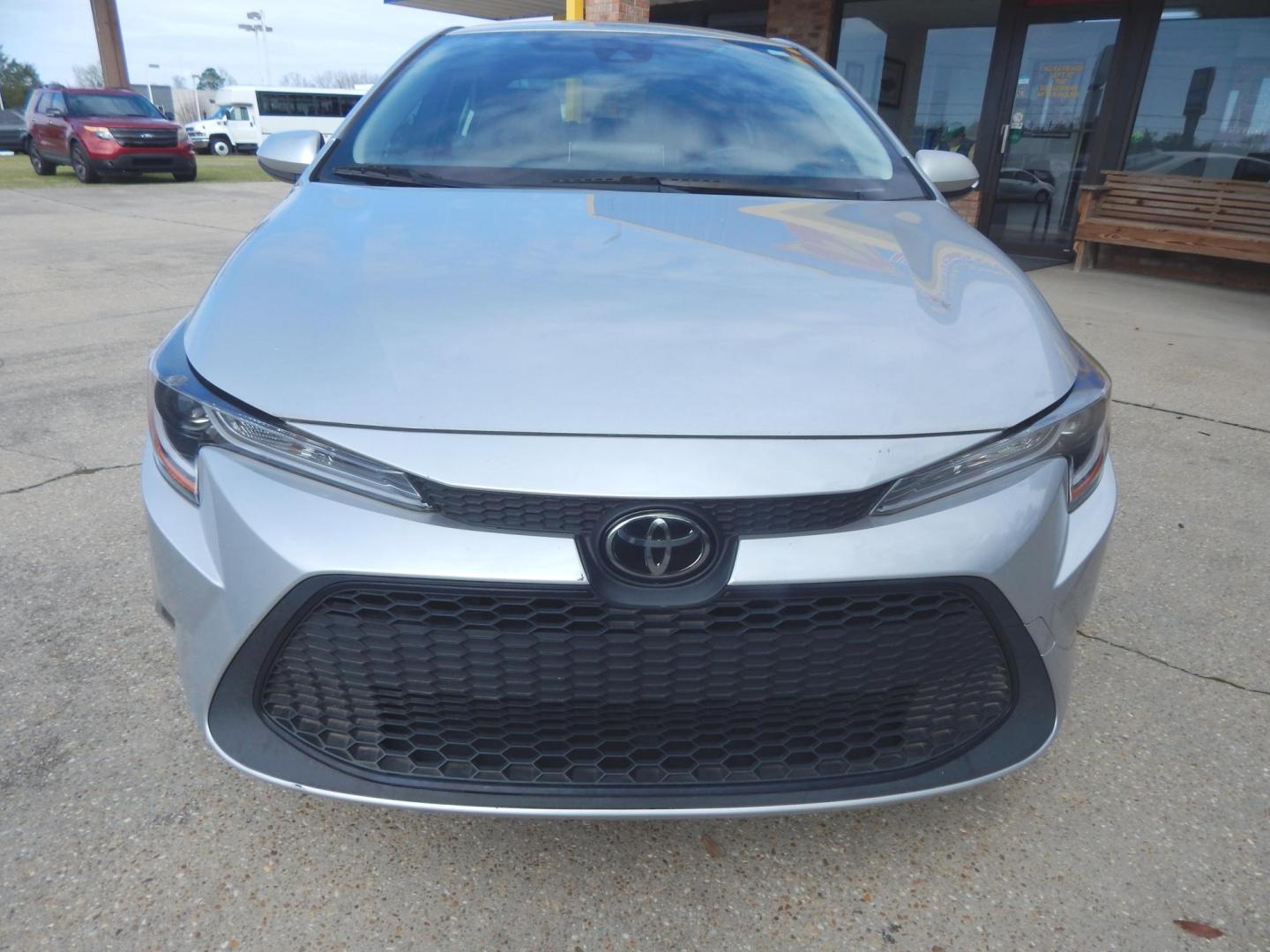 2021 Silver Metallic /Gray Toyota Corolla LE w/ Premium Pkg2 (JTDVPMAE8MJ) with an 1.8L L4 DOHC 16V engine, CVT Automatic transmission, located at 3120 W Tennessee St, Tallahassee, FL, 32304-1002, (850) 575-6702, 30.458841, -84.349648 - Used Car Supermarket is proud to present you with this loaded immaculate 2021 Toyota Corolla LE Premium low miles. Used Car Supermarket prides itself in offering you the finest pre-owned vehicle in Tallahassee. Used Car Supermarket has been locally family owned and operated for over 50 years. Our C - Photo#2