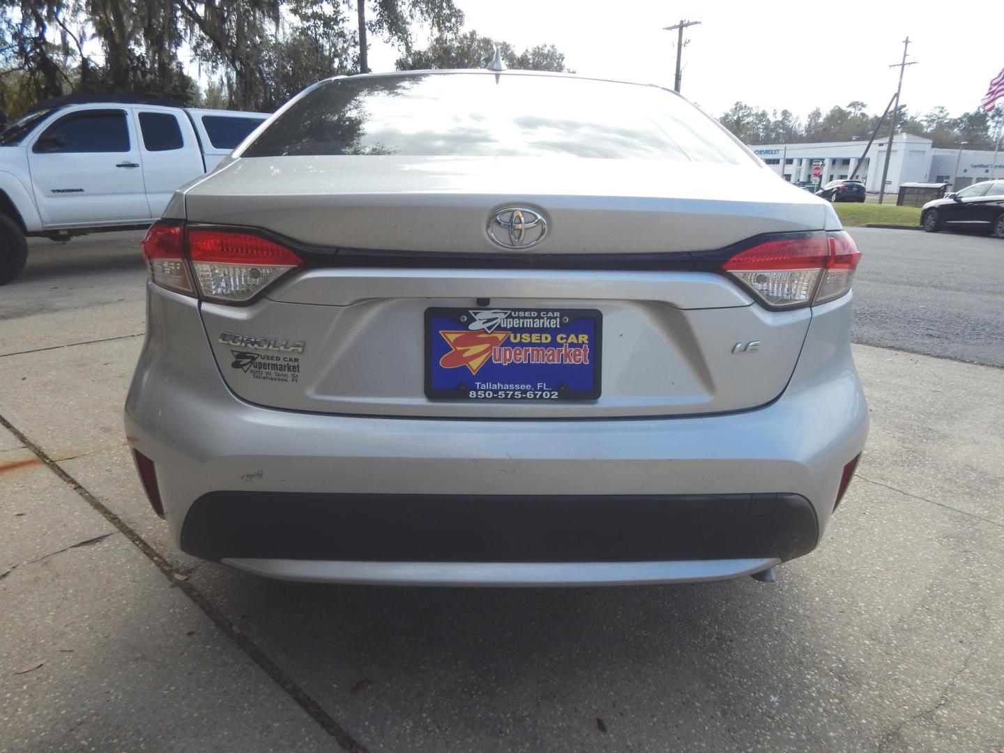 2021 Silver Metallic /Gray Toyota Corolla LE w/ Premium Pkg2 (JTDVPMAE8MJ) with an 1.8L L4 DOHC 16V engine, CVT Automatic transmission, located at 3120 W Tennessee St, Tallahassee, FL, 32304-1002, (850) 575-6702, 30.458841, -84.349648 - Used Car Supermarket is proud to present you with this loaded immaculate 2021 Toyota Corolla LE Premium low miles. Used Car Supermarket prides itself in offering you the finest pre-owned vehicle in Tallahassee. Used Car Supermarket has been locally family owned and operated for over 50 years. Our C - Photo#3