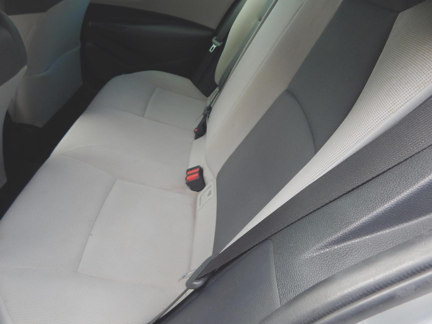 2021 Silver Metallic /Gray Toyota Corolla LE w/ Premium Pkg2 (JTDVPMAE8MJ) with an 1.8L L4 DOHC 16V engine, CVT Automatic transmission, located at 3120 W Tennessee St, Tallahassee, FL, 32304-1002, (850) 575-6702, 30.458841, -84.349648 - Used Car Supermarket is proud to present you with this loaded immaculate 2021 Toyota Corolla LE Premium low miles. Used Car Supermarket prides itself in offering you the finest pre-owned vehicle in Tallahassee. Used Car Supermarket has been locally family owned and operated for over 50 years. Our C - Photo#6