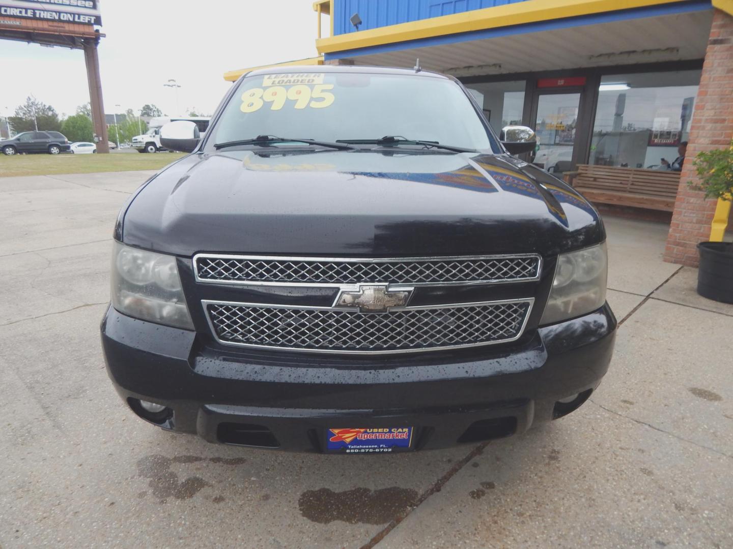 2011 Black /Charcoal Leather Chevrolet Tahoe LT 2WD (1GNSCBE01BR) with an 5.3L V8 OHV 16V FFV engine, 6-Speed Automatic transmission, located at 3120 W Tennessee St, Tallahassee, FL, 32304-1002, (850) 575-6702, 30.458841, -84.349648 - Used Car Supermarket is proud to present you with this loaded immaculate 2011 Chevy Tahoe LT with leather and sunroof. Used Car Supermarket prides itself in offering you the finest pre-owned vehicle in Tallahassee. Used Car Supermarket has been locally family owned and operated for over 50 years. Ou - Photo#2