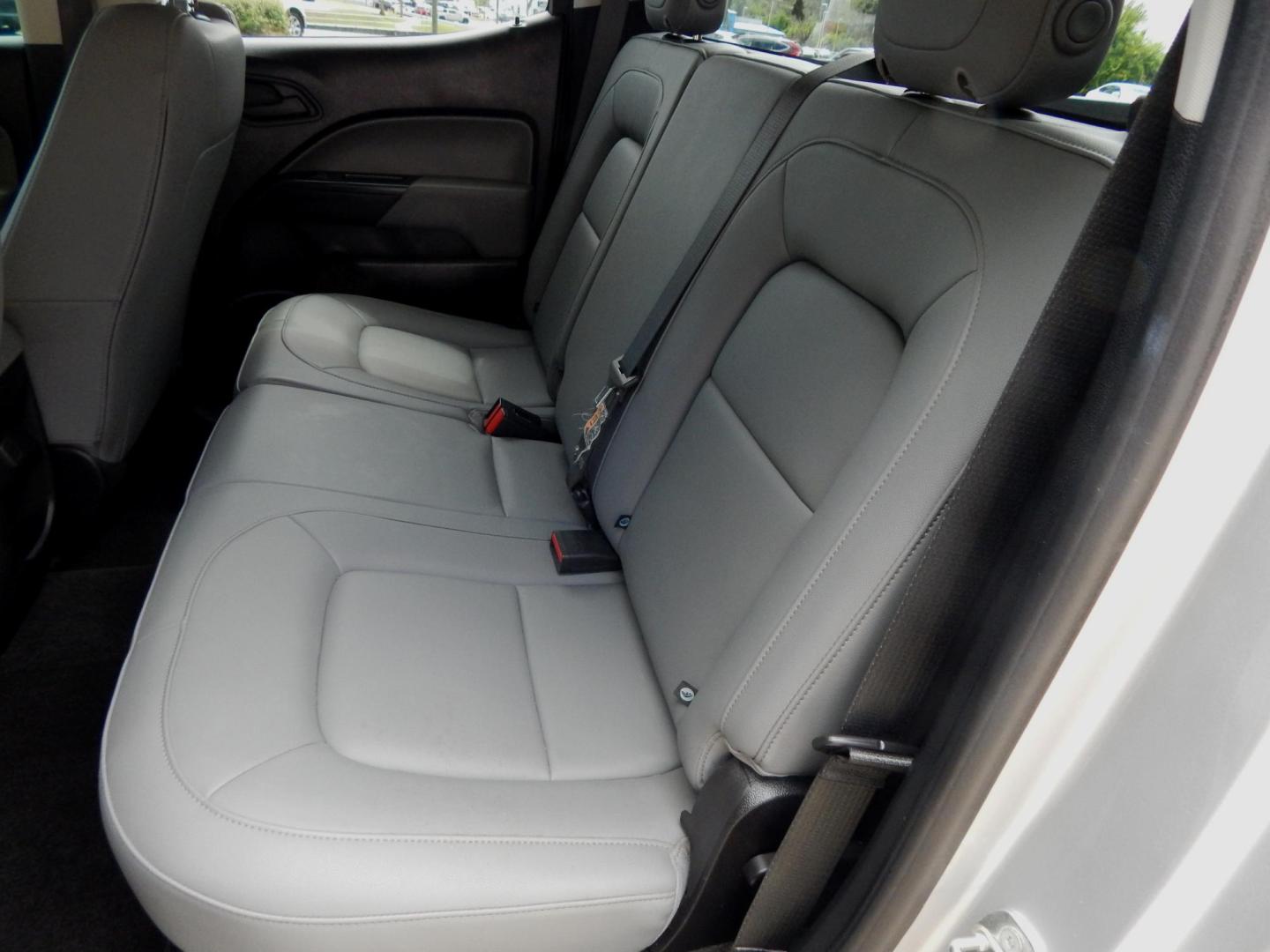 2017 Silver Metallic /Gray Chevrolet Colorado Crew Cab (1GCGSBEN9H1) with an 3.6L V6 DOHC 24V GAS engine, Automatic transmission, located at 3120 W Tennessee St, Tallahassee, FL, 32304-1002, (850) 575-6702, 30.458841, -84.349648 - Used Car Supermarket is proud to present you with this loaded immaculate 2017 Chevy Colorado Crew Cab. Used Car Supermarket prides itself in offering you the finest pre-owned vehicle in Tallahassee. Used Car Supermarket has been locally family owned and operated for over 50 years. Our Colorado Crew - Photo#7