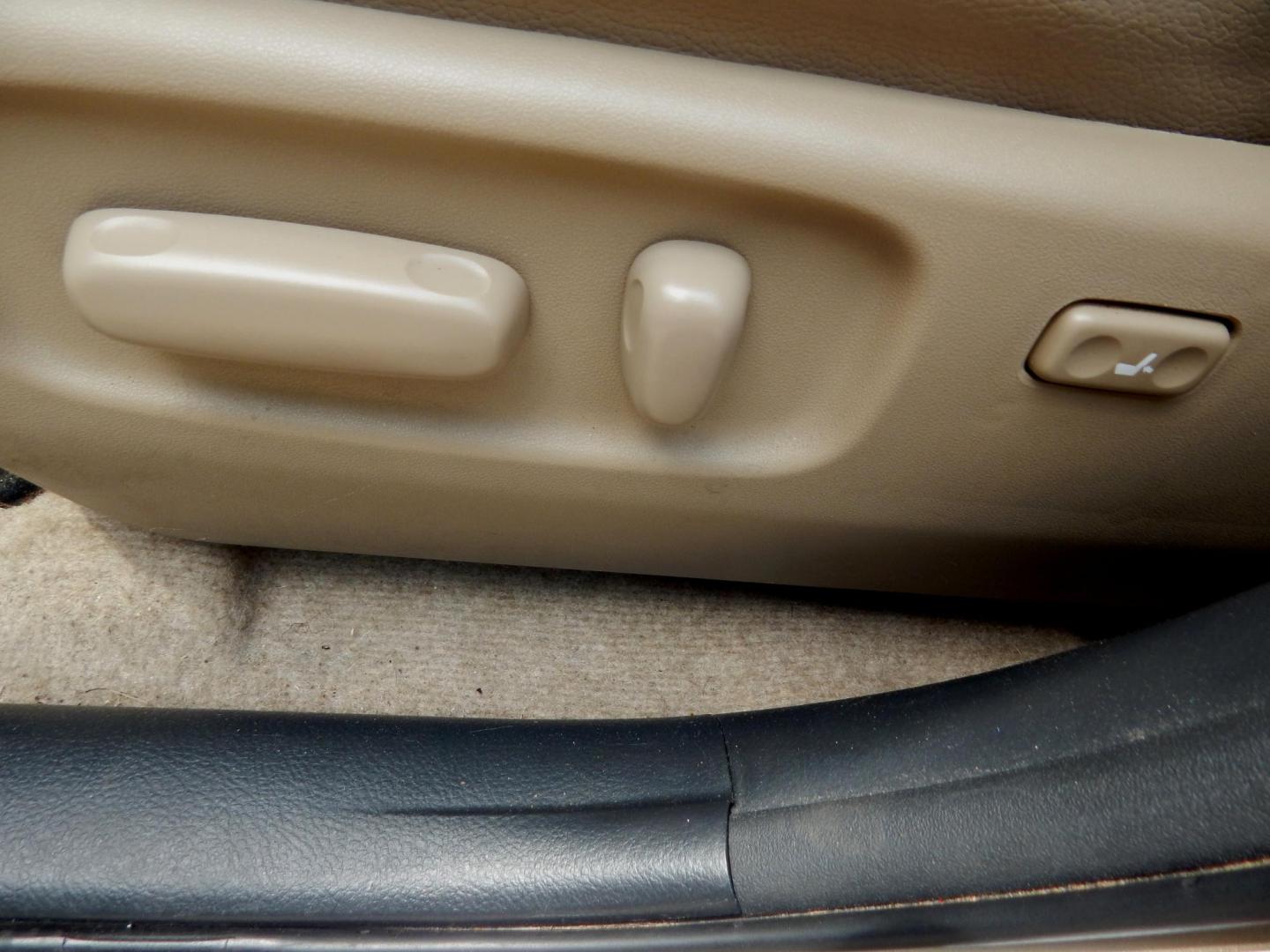 2010 Tan /Tan Leather Toyota RAV4 Limited I4 4WD (JTMDF4DV0AD) with an 2.4L L4 DOHC 16V engine, 4-Speed Automatic transmission, located at 3120 W Tennessee St, Tallahassee, FL, 32304-1002, (850) 575-6702, 30.458841, -84.349648 - Used Car Supermarket is proud to present you with this loaded immaculate 2010 Toyota RAV 4 Limited with leather. Used Car Supermarket prides itself in offering you the finest pre-owned vehicle in Tallahassee. Used Car Supermarket has been locally family owned and operated for over 50 years. Our RAV - Photo#11