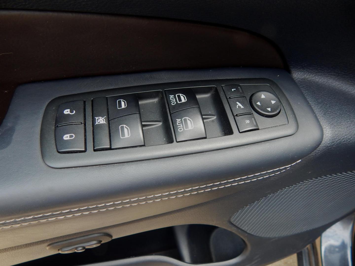 2014 Black /Charcoal Leather Jeep Grand Cherokee Overland 4WD (1C4RJFCG8EC) with an 3.6L V6 DOHC 24V engine, Automatic transmission, located at 3120 W Tennessee St, Tallahassee, FL, 32304-1002, (850) 575-6702, 30.458841, -84.349648 - Used Car Supermarket is proud to present you with this loaded immaculate 2014 Jeep Grand Cherokee Overland 4X4 with leather, Navigation and low miles. Used Car Supermarket prides itself in offering you the finest pre-owned vehicle in Tallahassee. Used Car Supermarket has been locally family owned an - Photo#8
