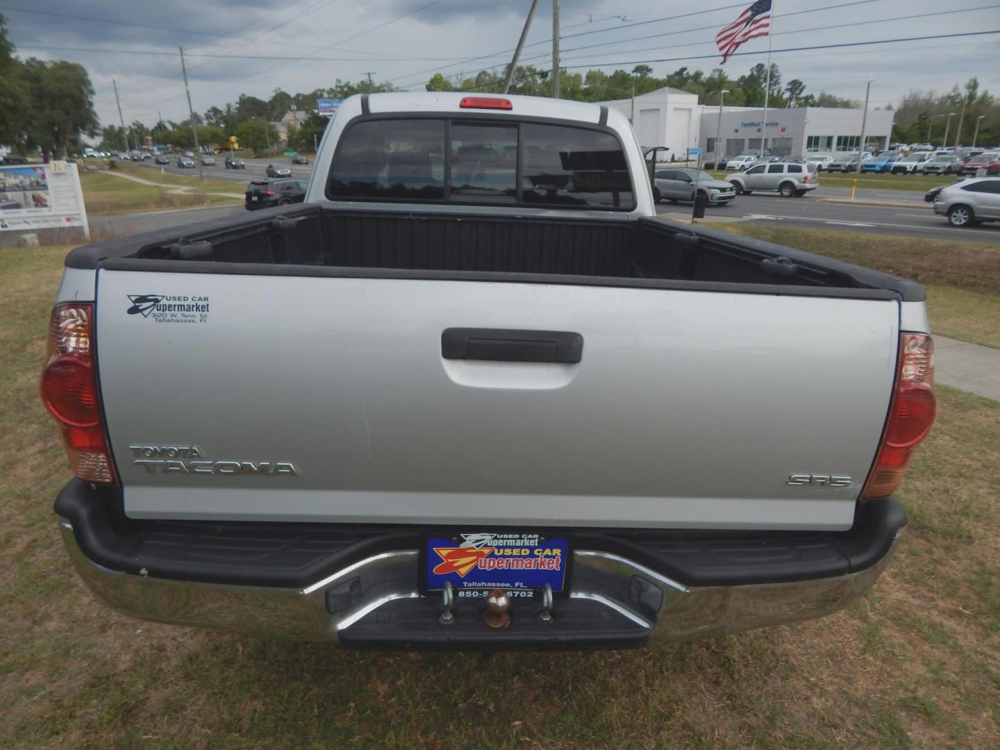 2006 Silver Metallic /Gray Toyota Tacoma Access Cab 2WD (5TETX22N86Z) with an 2.7L L4 DOHC 16V engine, Automatic transmission, located at 3120 W Tennessee St, Tallahassee, FL, 32304-1002, (850) 575-6702, 30.458841, -84.349648 - Used Car Supermarket is proud to present you with this loaded immaculate 2006 Toyota Tacoma Access Cab SR5 with automatic and low miles. Used Car Supermarket prides itself in offering you the finest pre-owned vehicle in Tallahassee. Used Car Supermarket has been locally family owned and operated for - Photo#3