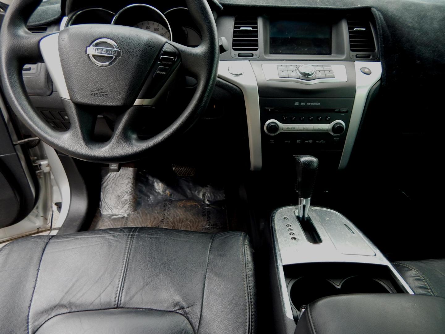 2009 Silver Metallic /Charcoal Nissan Murano S (JN8AZ18U69W) with an 3.5L V6 DOHC 24V engine, Automatic CVT Overdrive transmission, located at 3120 W Tennessee St, Tallahassee, FL, 32304-1002, (850) 575-6702, 30.458841, -84.349648 - Used Car Supermarket is proud to present you with this loaded immaculate 2009 Nissan Murano S with low miles. Used Car Supermarket prides itself in offering you the finest pre-owned vehicle in Tallahassee. Used Car Supermarket has been locally family owned and operated for over 50 years. Our Murano - Photo#4