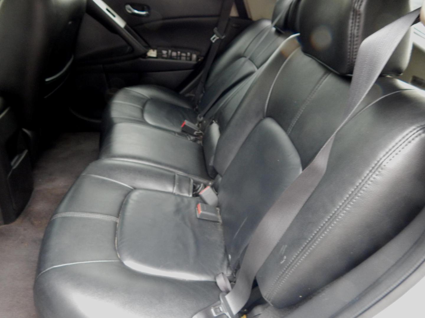 2009 Silver Metallic /Charcoal Nissan Murano S (JN8AZ18U69W) with an 3.5L V6 DOHC 24V engine, Automatic CVT Overdrive transmission, located at 3120 W Tennessee St, Tallahassee, FL, 32304-1002, (850) 575-6702, 30.458841, -84.349648 - Used Car Supermarket is proud to present you with this loaded immaculate 2009 Nissan Murano S with low miles. Used Car Supermarket prides itself in offering you the finest pre-owned vehicle in Tallahassee. Used Car Supermarket has been locally family owned and operated for over 50 years. Our Murano - Photo#6